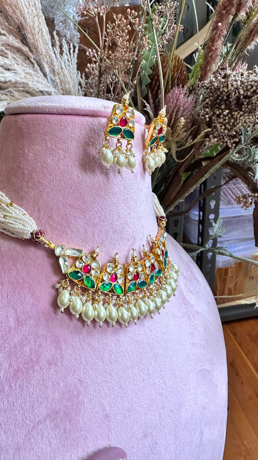 Pachi kundan choker or necklace with studs