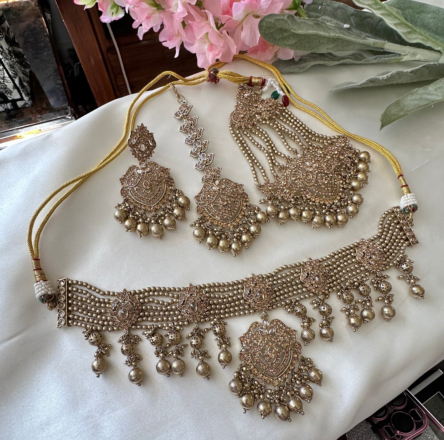 Antique passa choker set