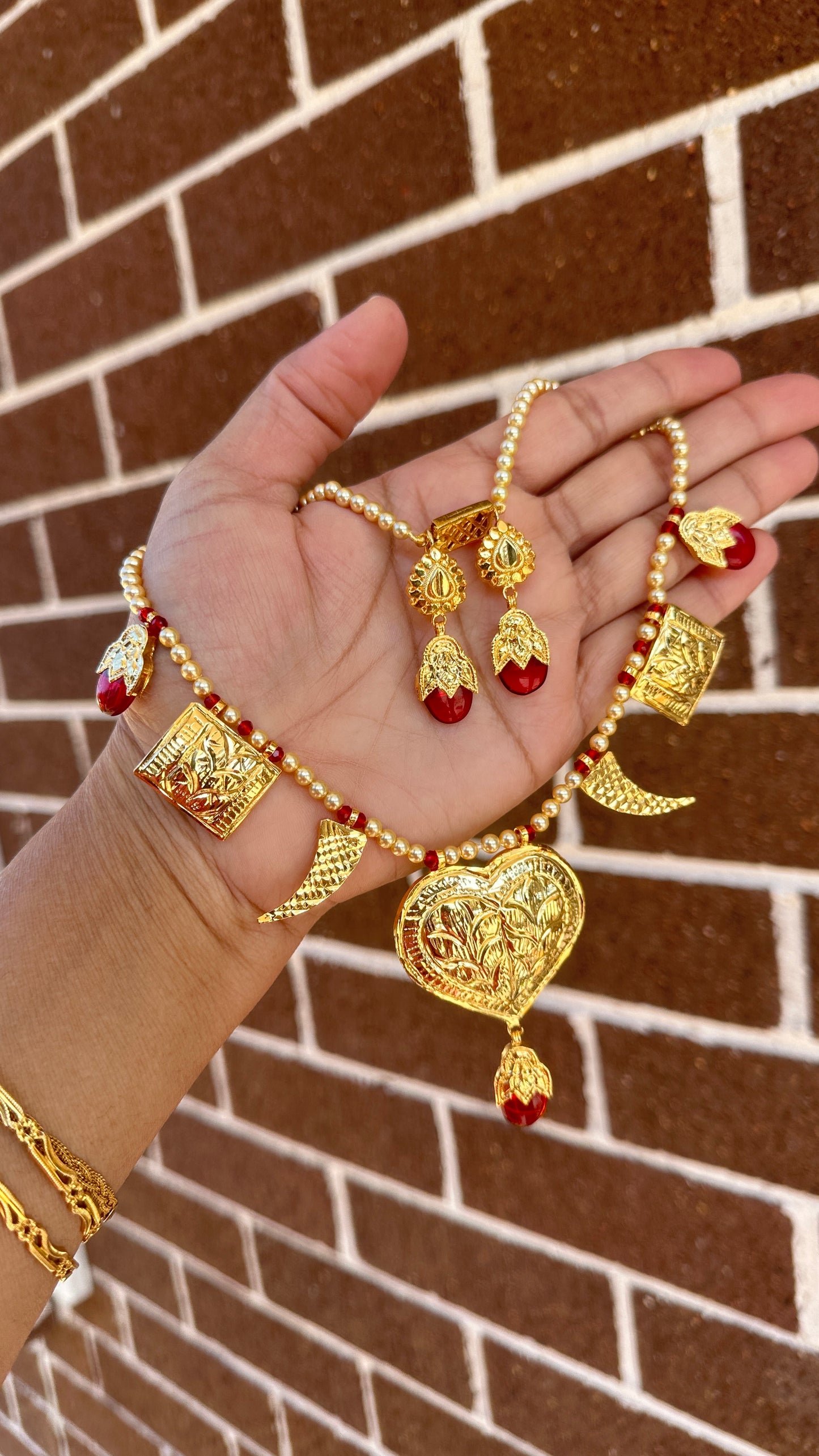 Ruby Punjabi traditional necklace with earrings Sandookh collection