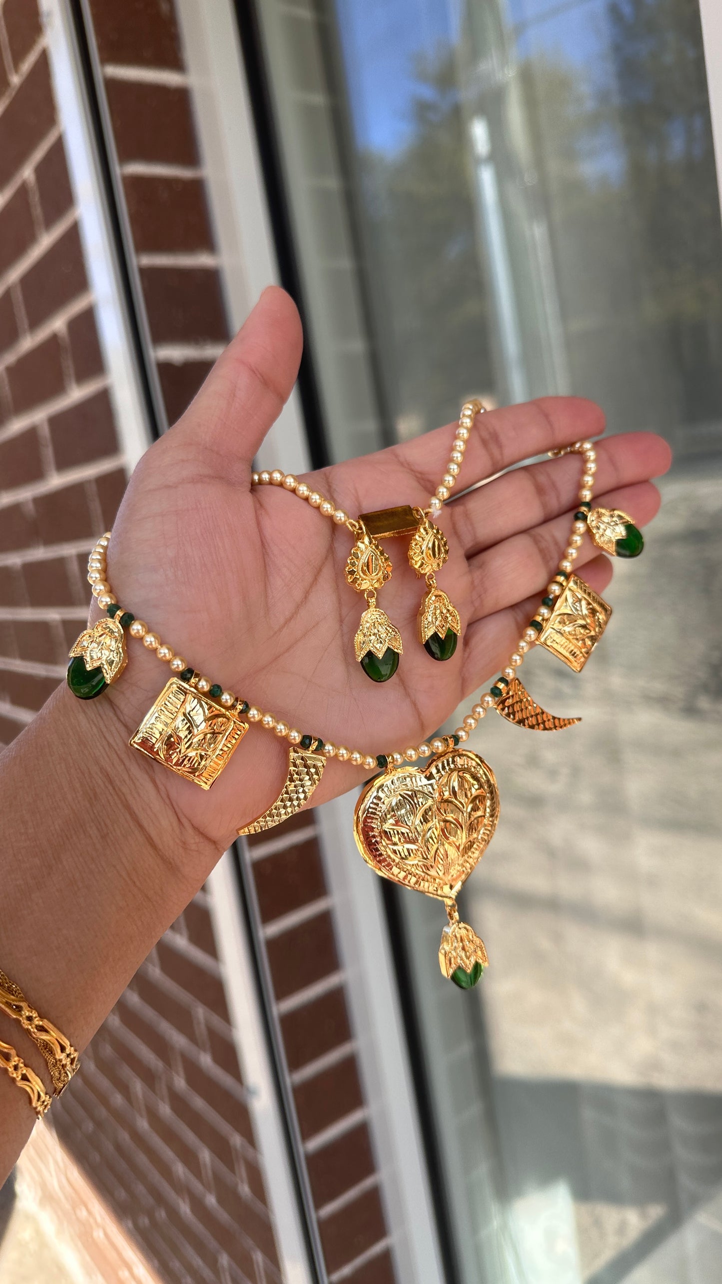 Green Punjabi traditional necklace with earrings Sandookh collection