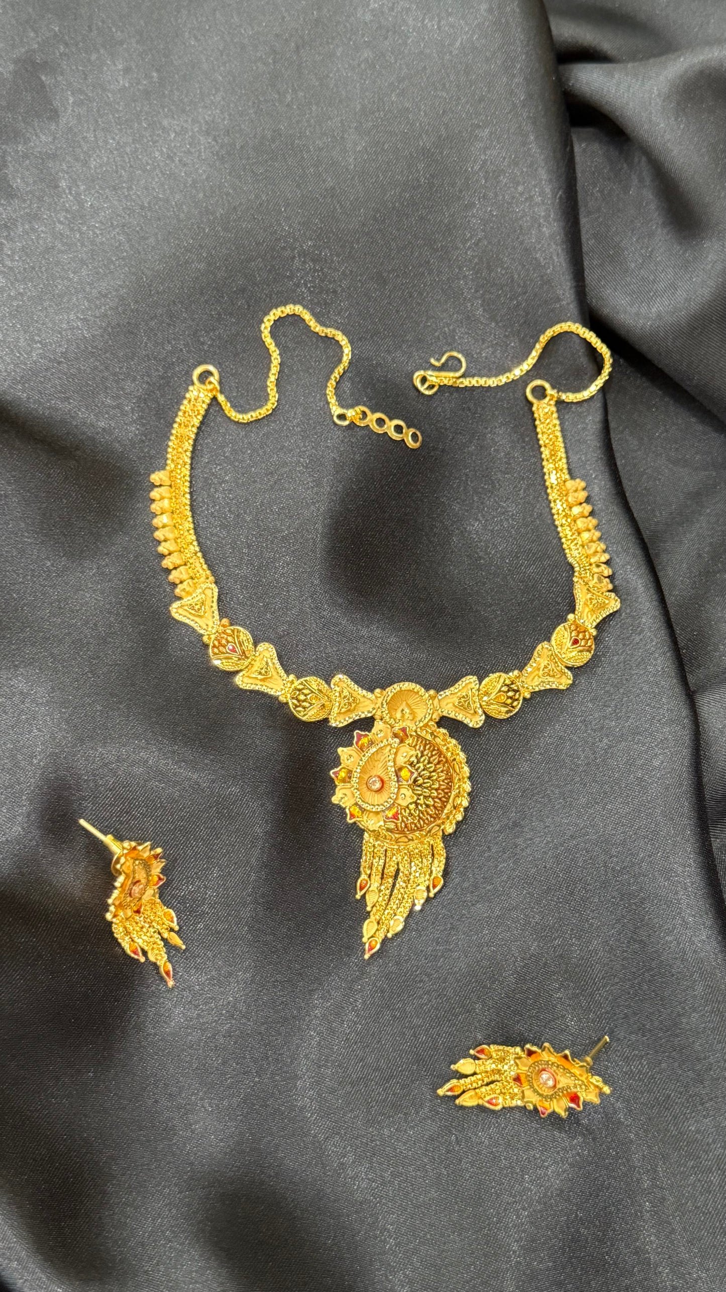 Gold plated necklace with earrings