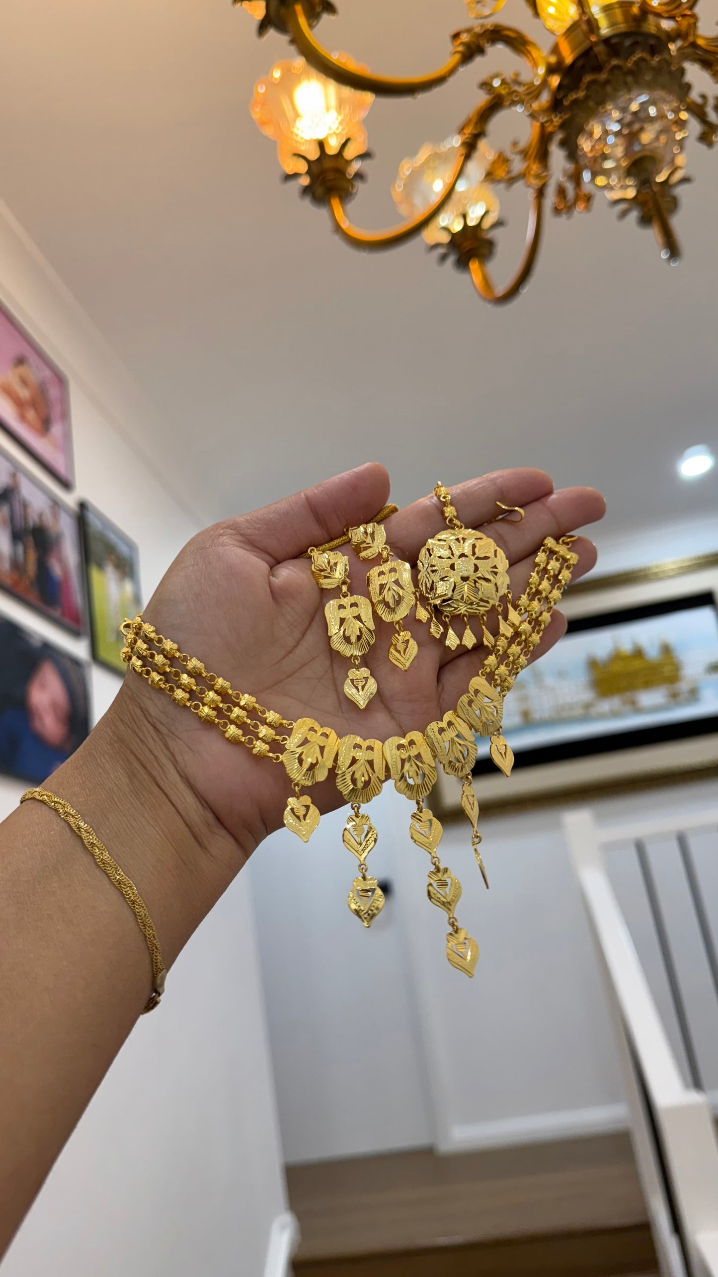 Gold plated Indian choker/necklace set sandookh collection