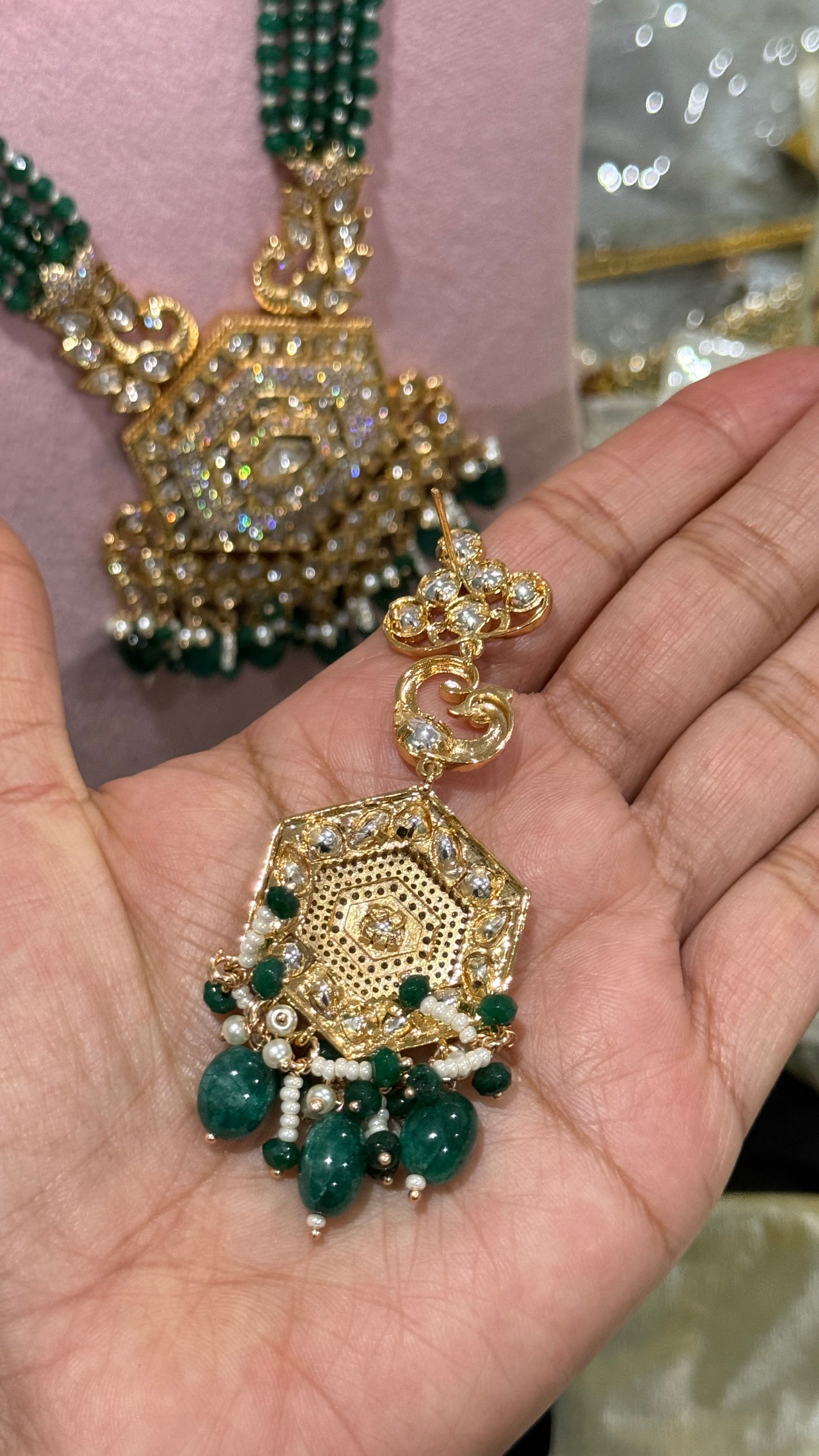 gold plated raani haar uncut kundan color green