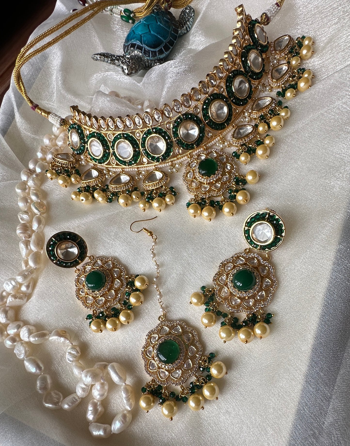 Uncut kundan choker gold plated green perfect for bride