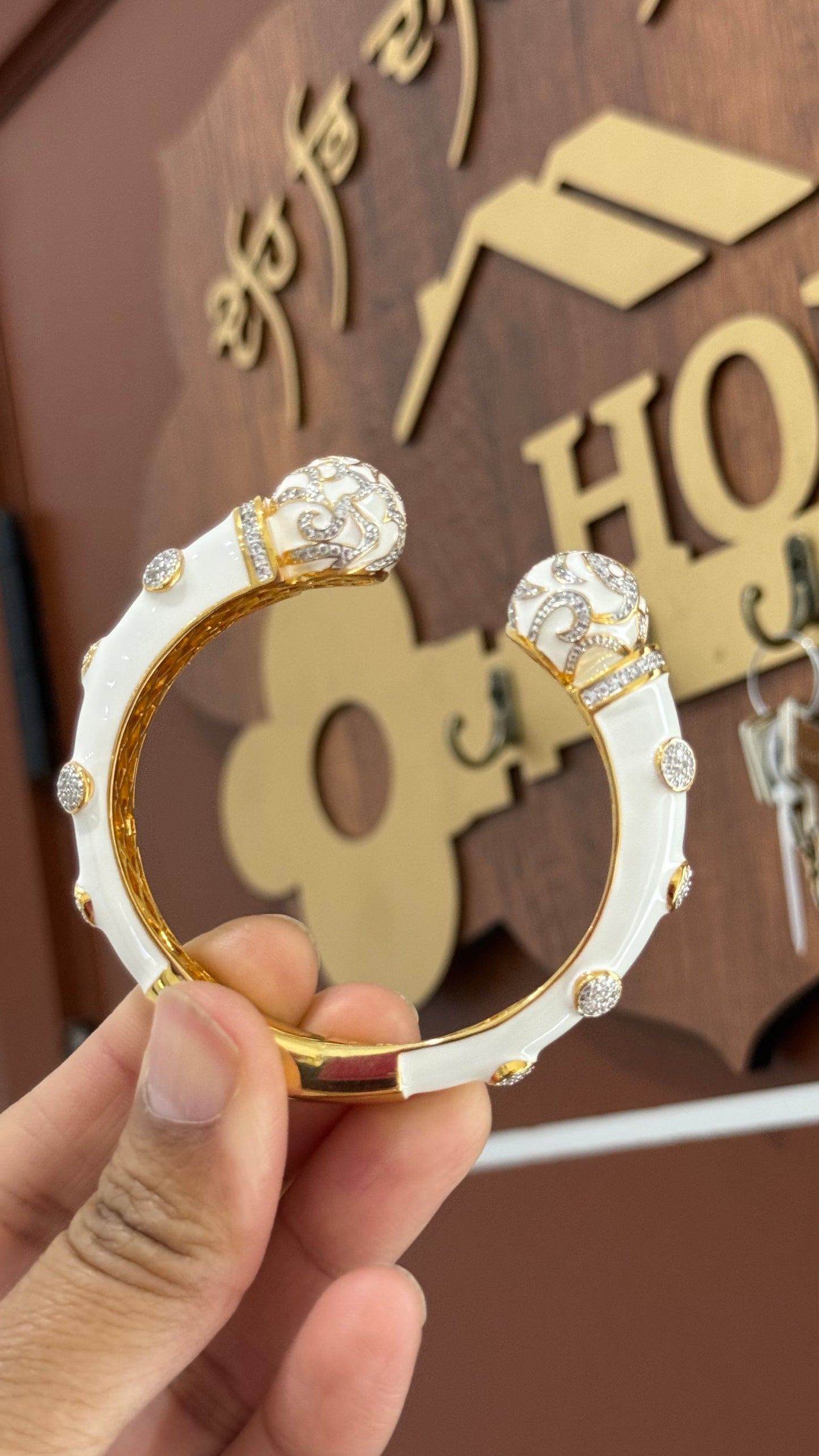 Gold plated free size statement bracelet / Kangan