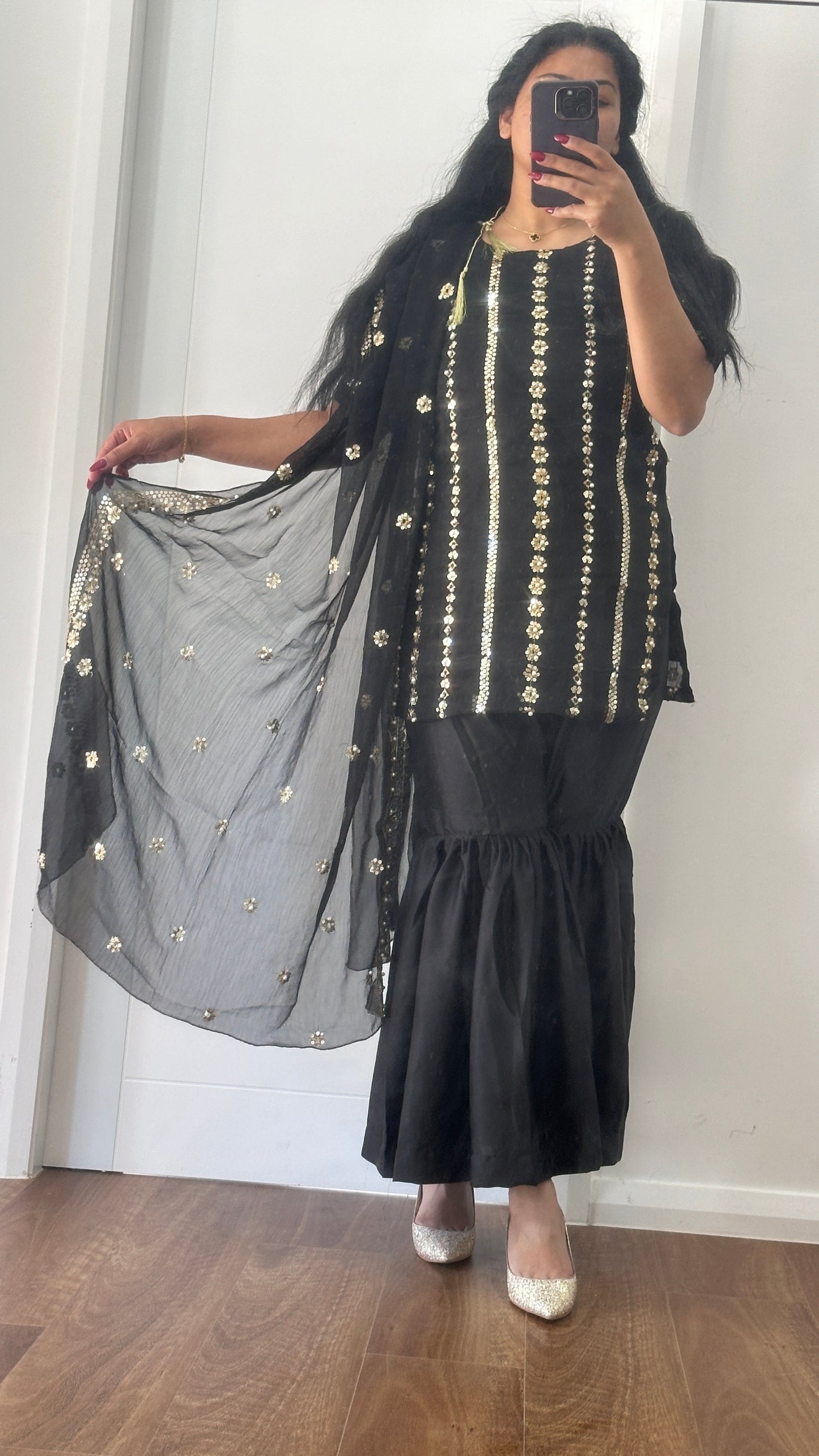 Pakistani shifon outfit with dupatta and bottom