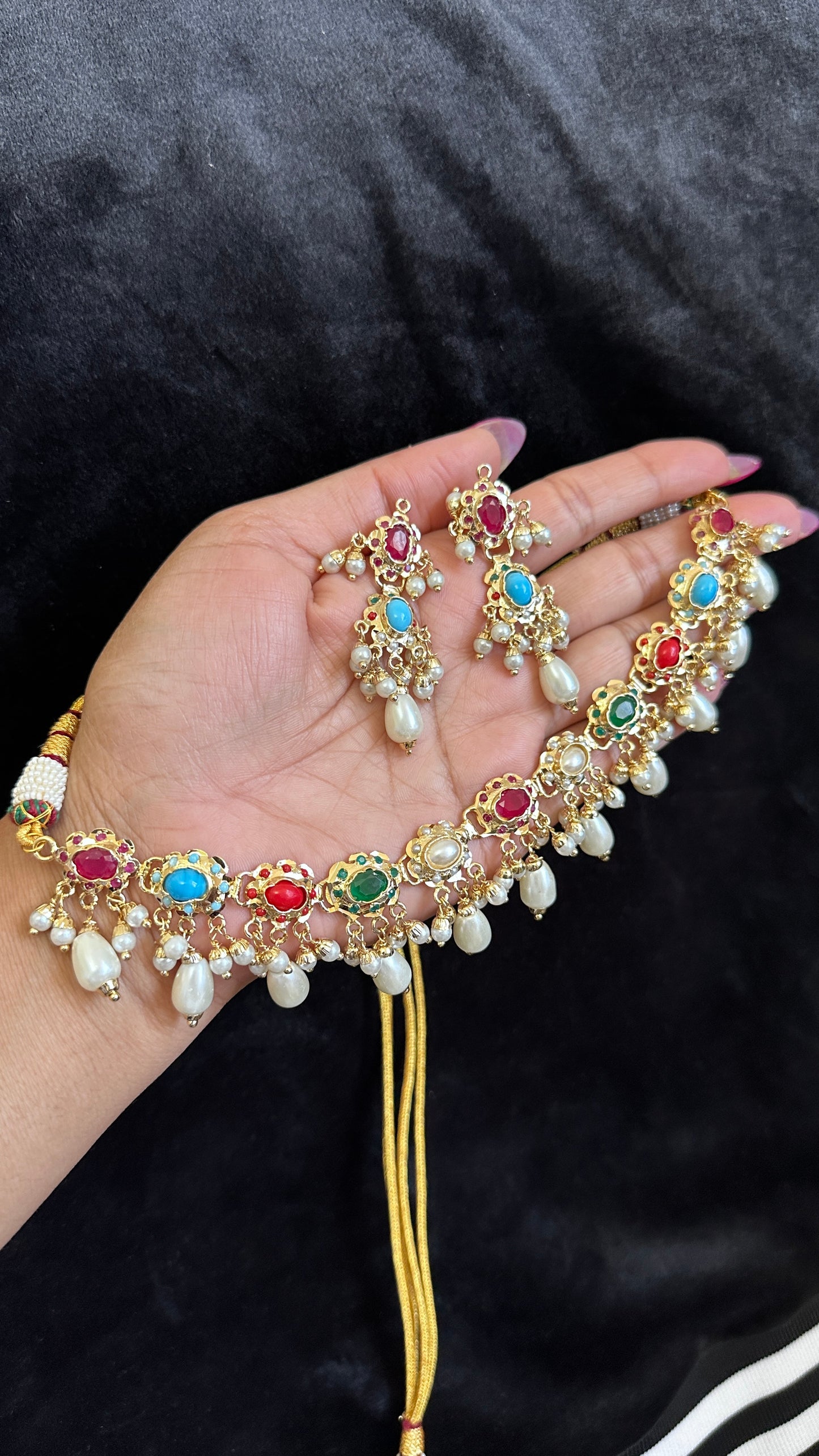 Jadau string necklace with earrings