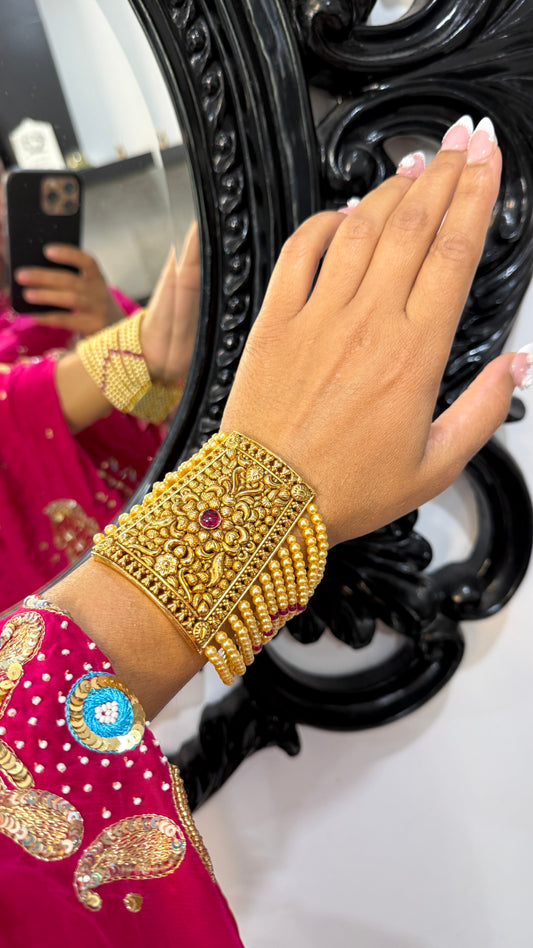 Gold-plated bahi bracelet Sandookh Collection