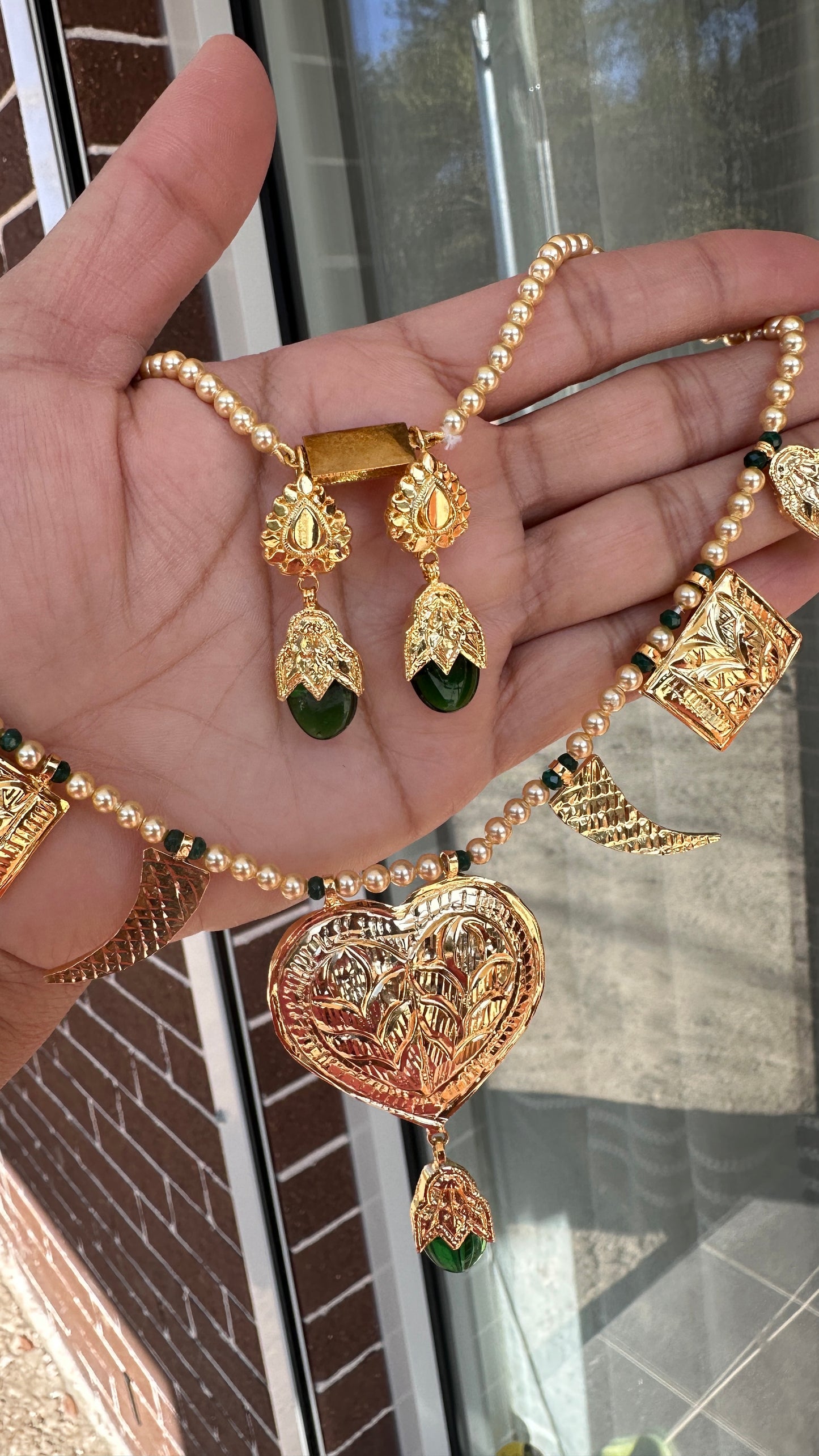 Green Punjabi traditional necklace with earrings Sandookh collection