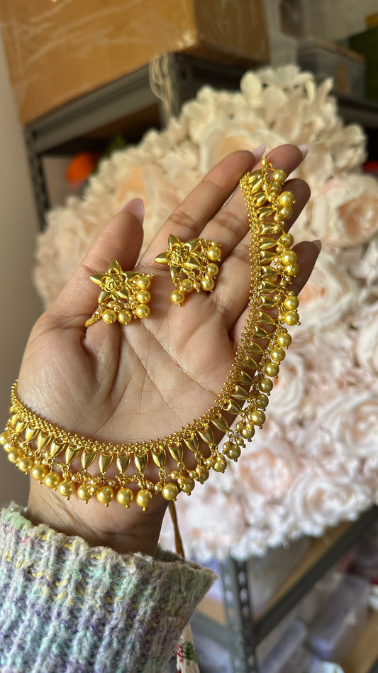 gold plated necklace with studs  sandookh collection