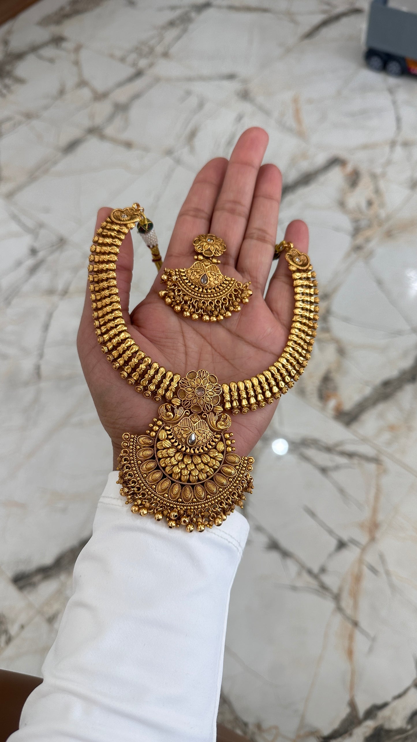 Antique gold look necklace Sandookh collection