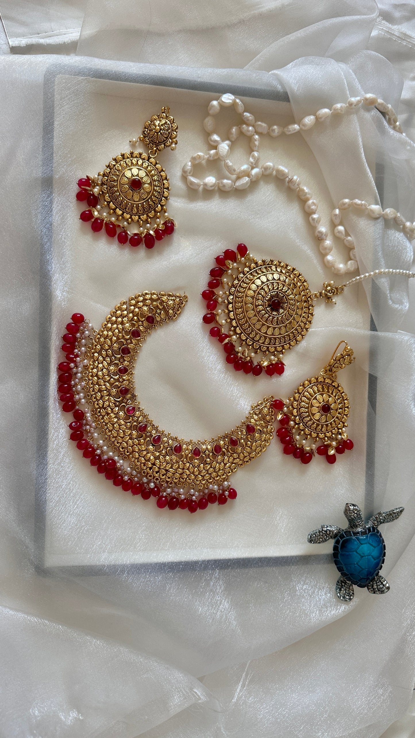Gold plated necklace tikka and earrings sandookh