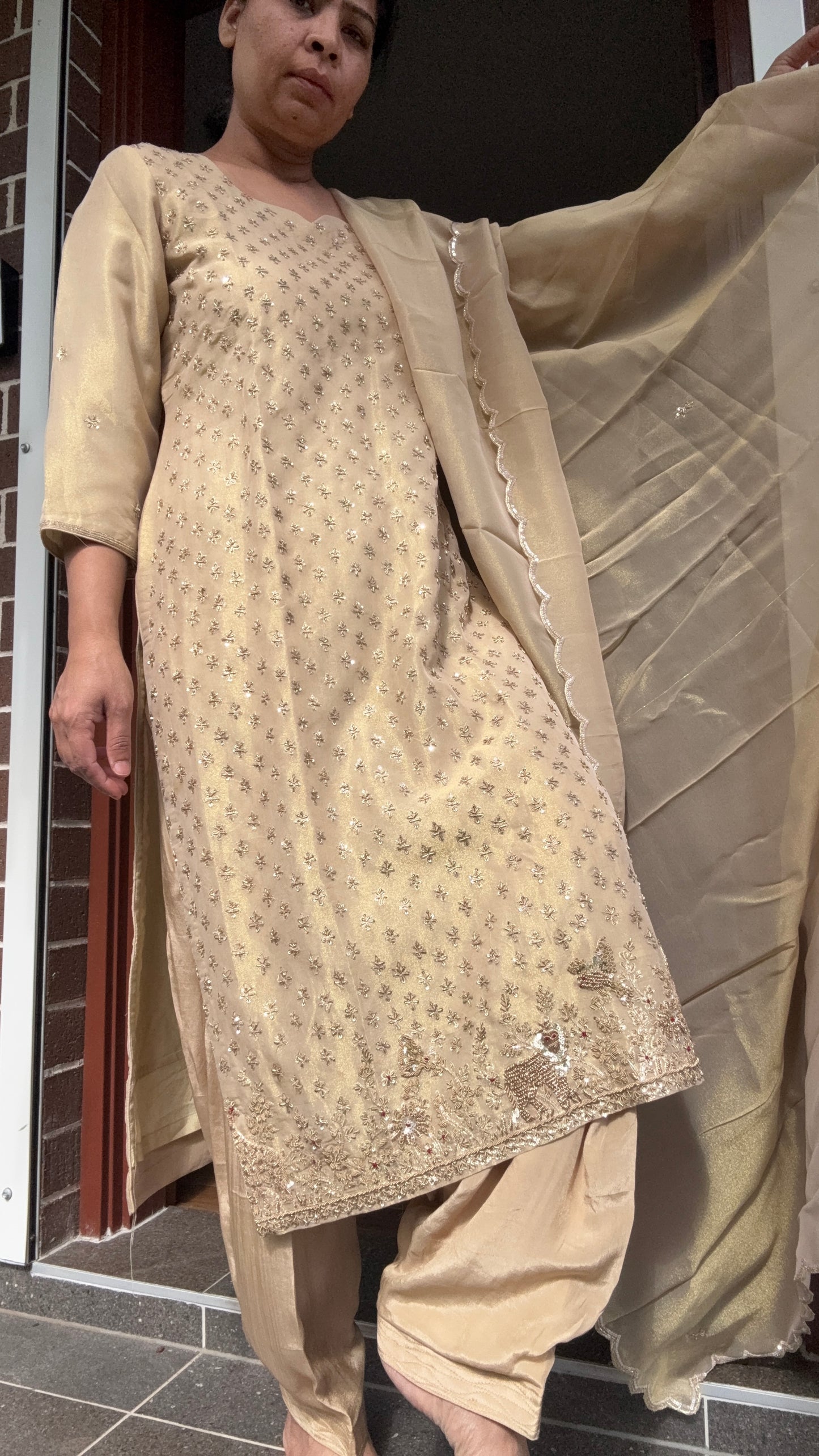 Salwar suit