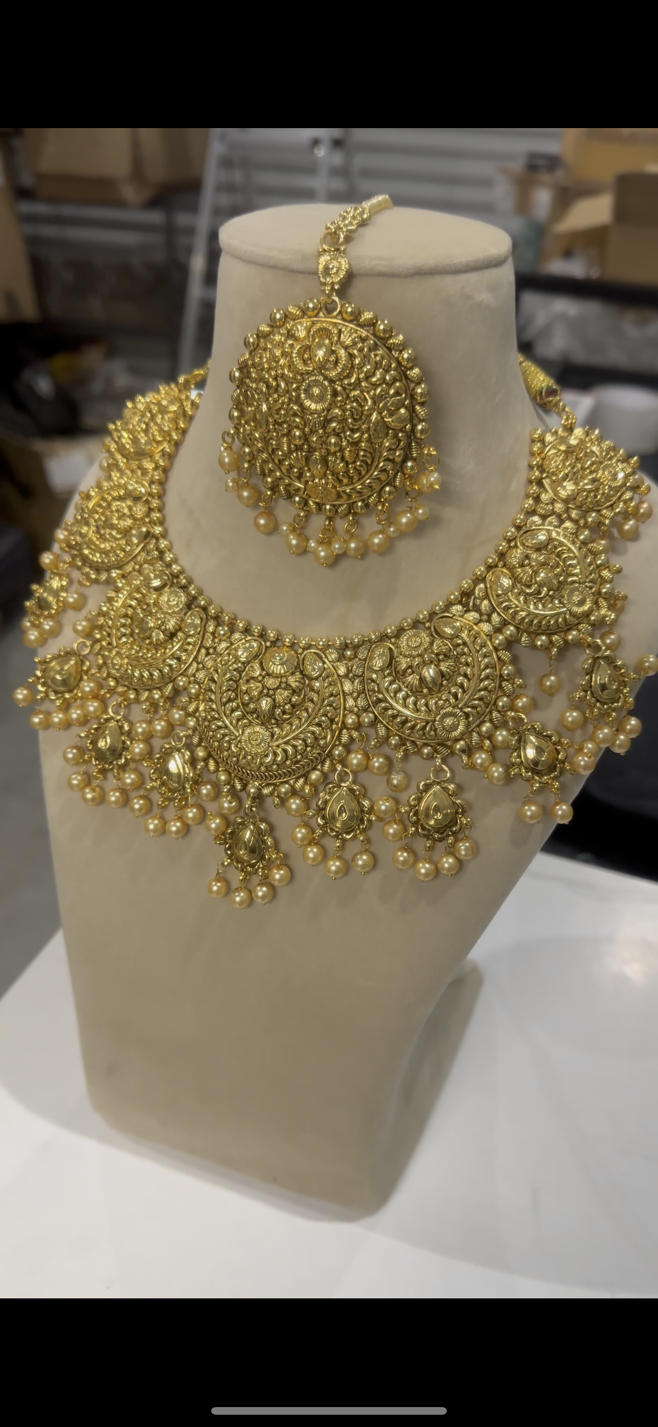 Yellow gold-look Indian necklace,Punjabi  traditional design with intricate detailing, perfect for weddings and festive occasions Bridal jewellery Punjabi traditional jewellery Jhumka tikka set. Gold plated set