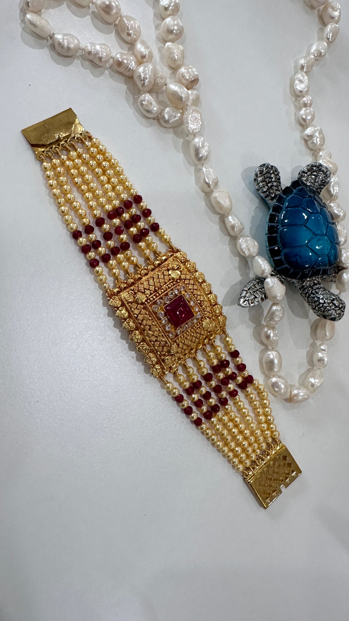 Gold-plated bahi bracelet Sandookh Collection