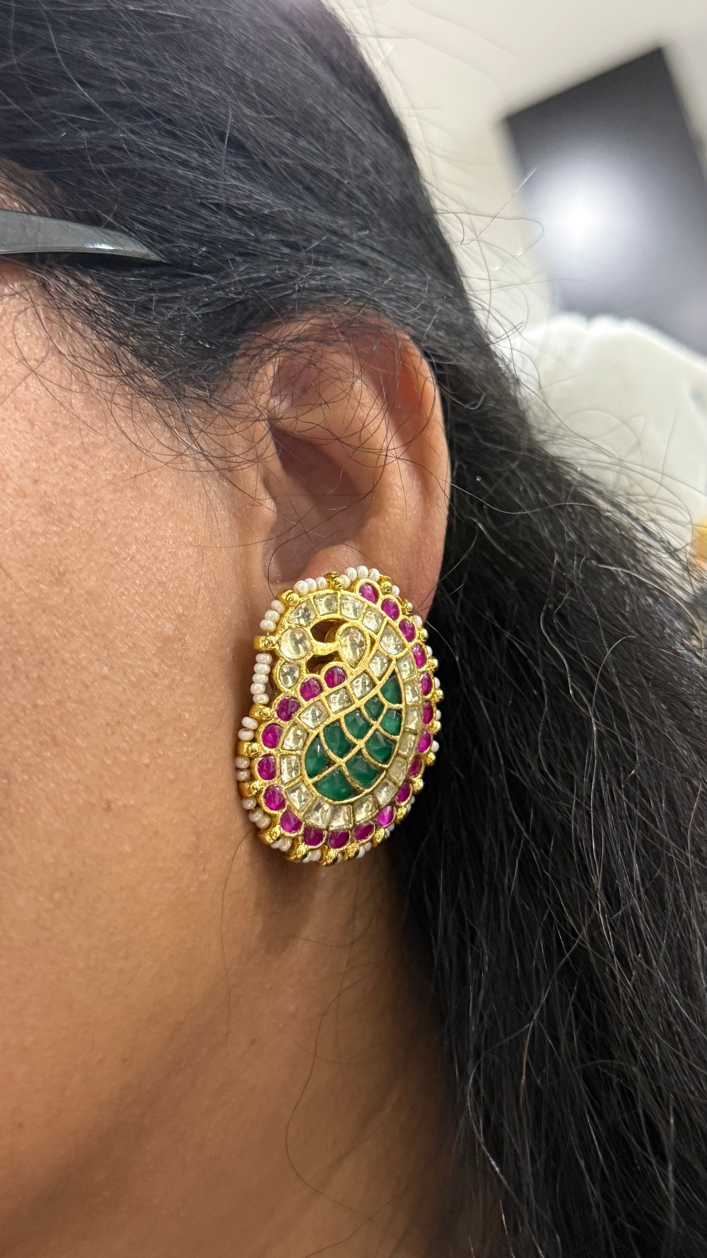 Pachi kundan stud earrings gold plated
