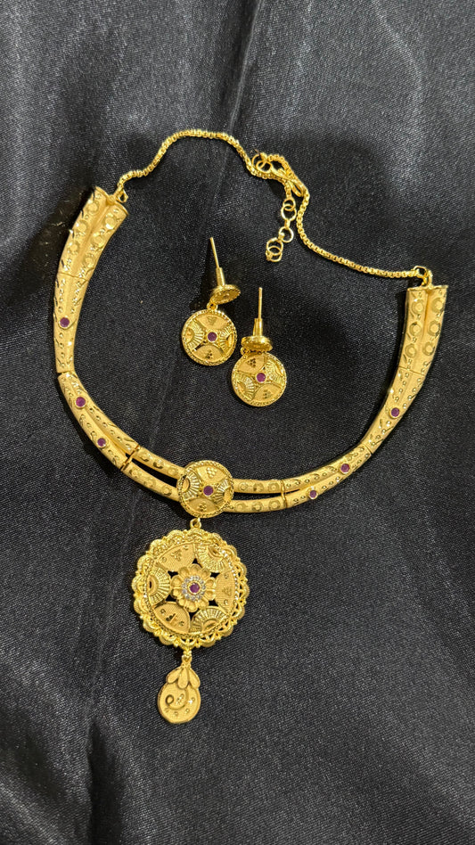 Gold look necklace Sandookh collection