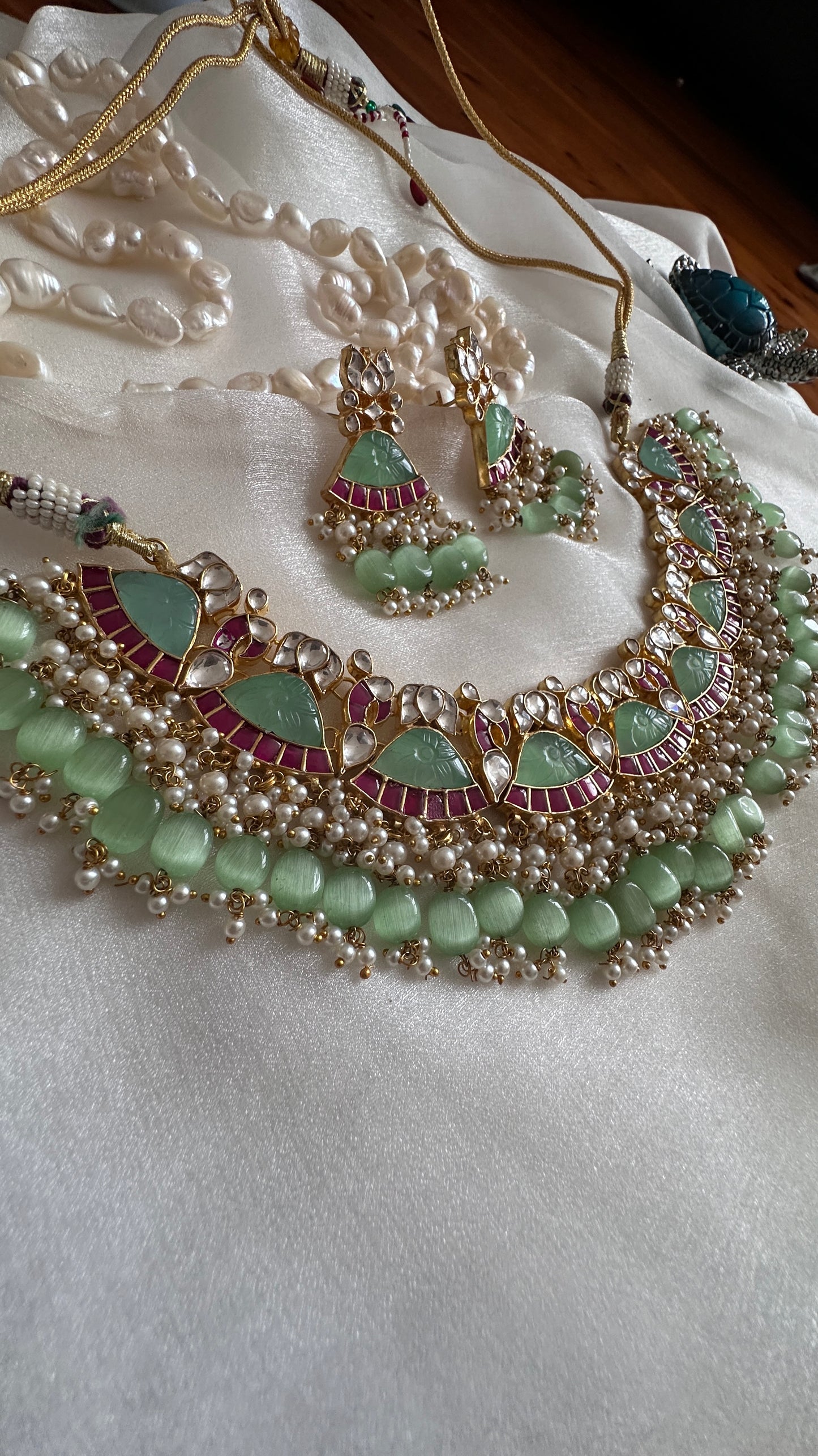 pachi kundan choker or necklace perfect for bride