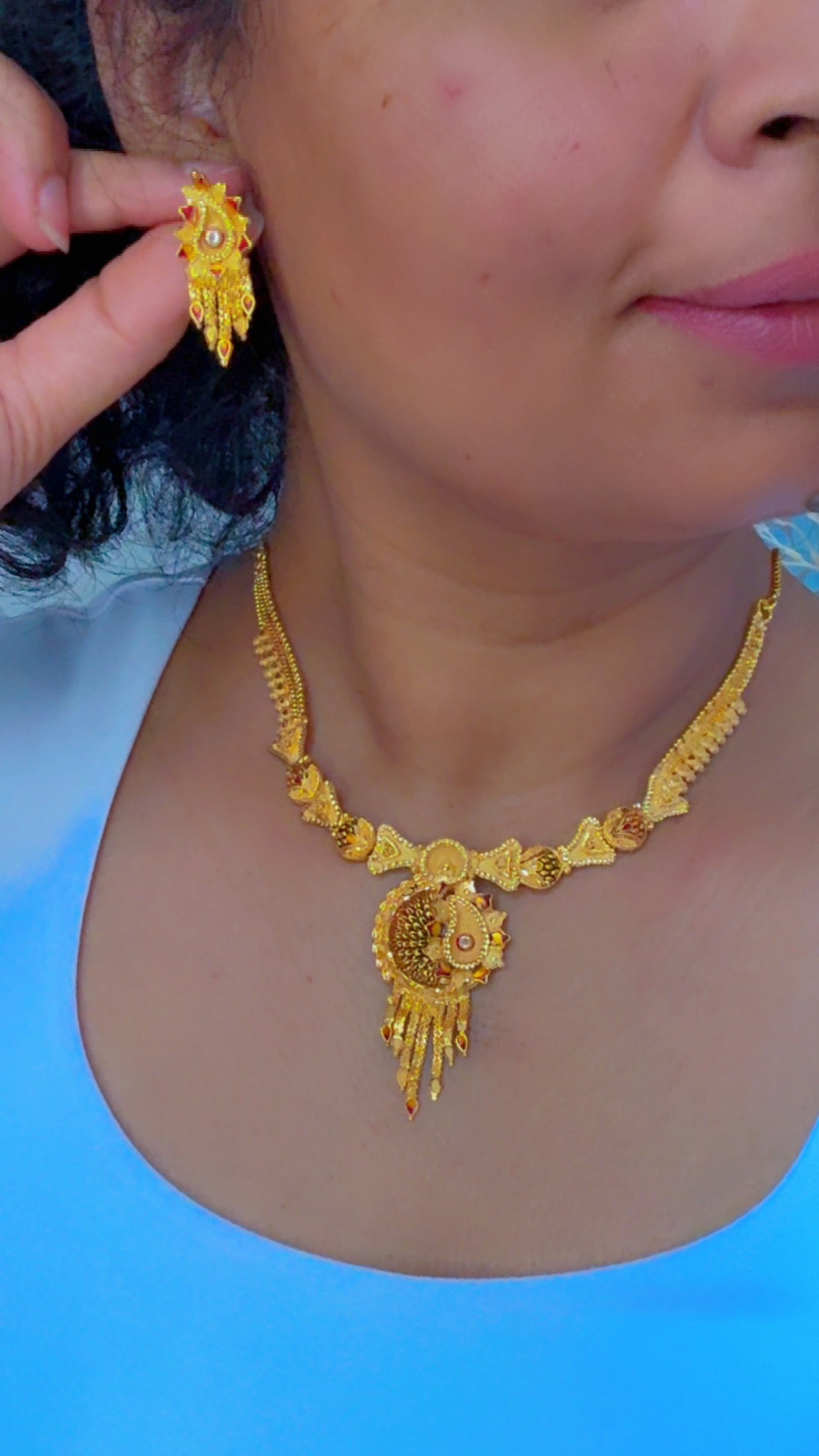 Gold plated necklace with earrings
