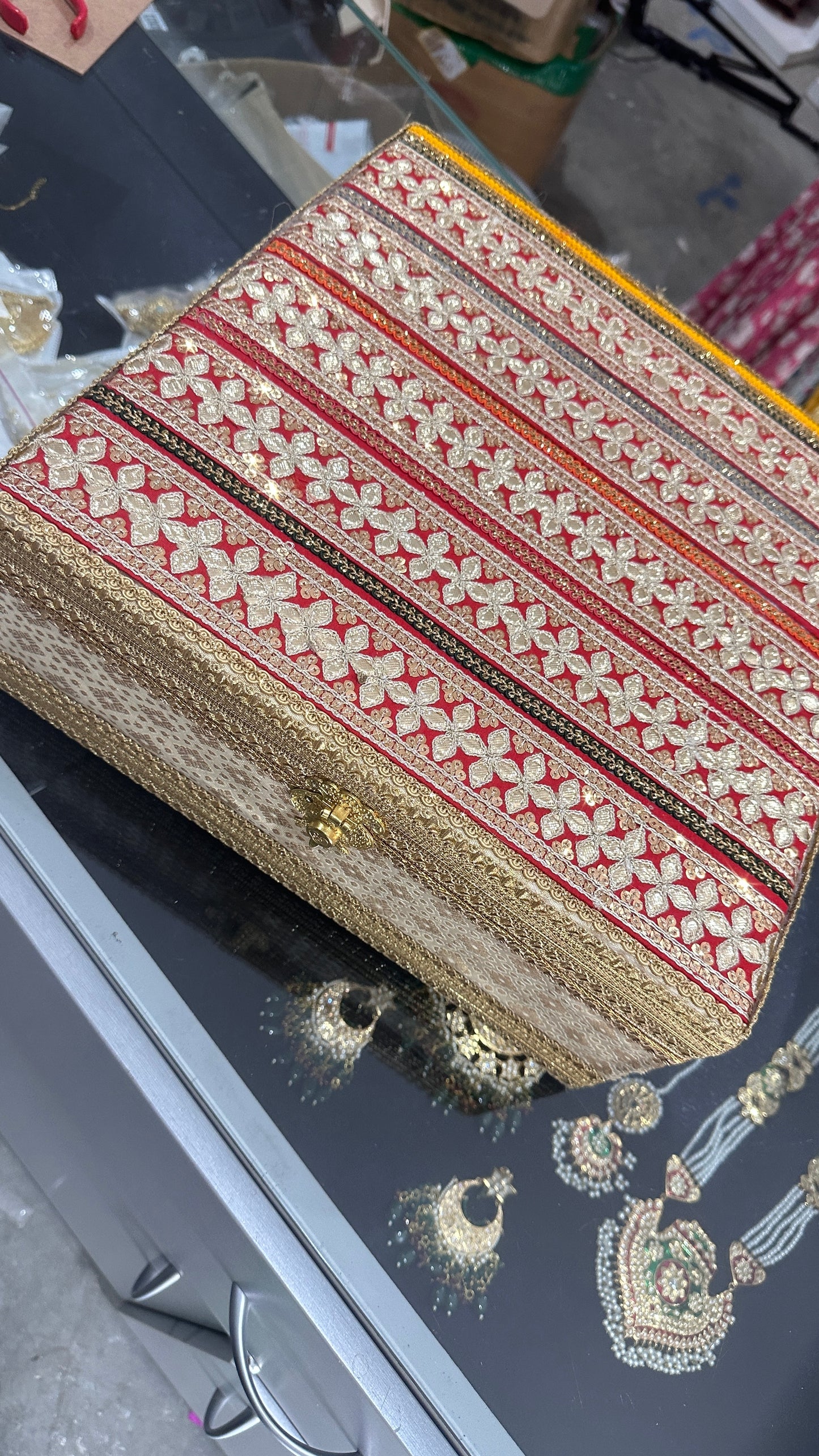 Jewellery box or karva thaali box