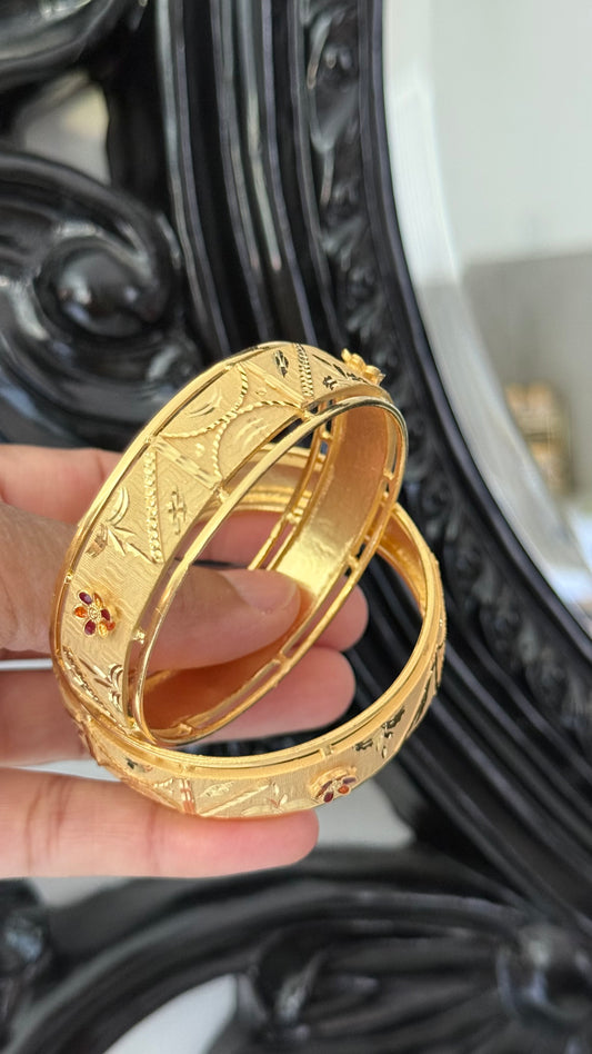 Gold plated kangan Sandookh collection design no 39