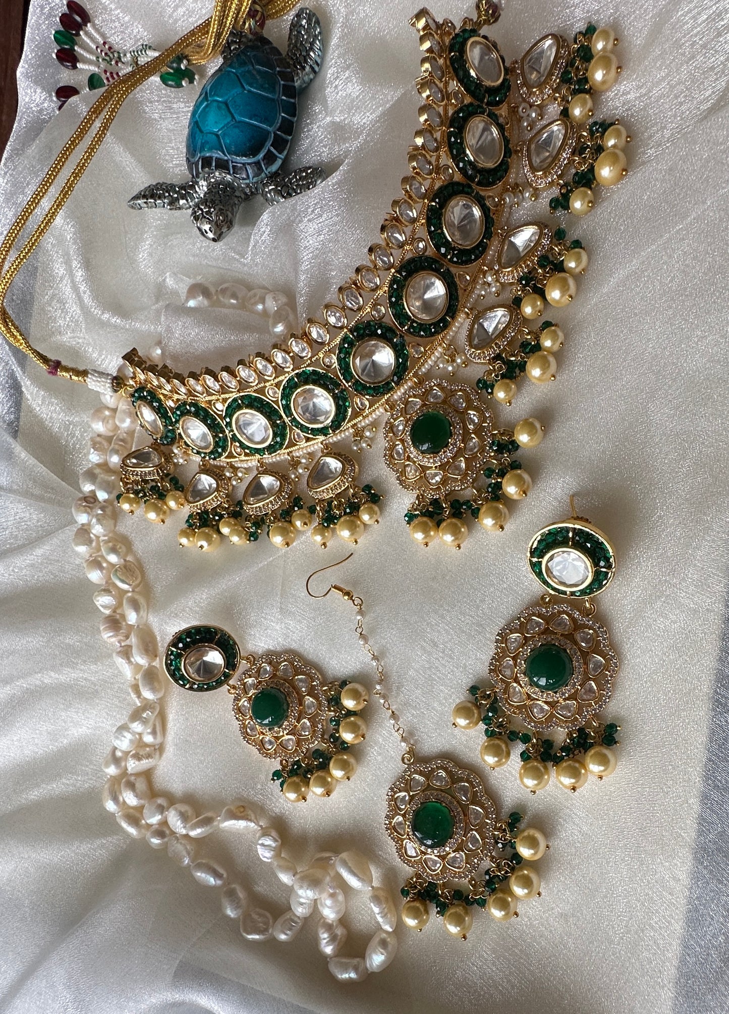 Uncut kundan choker gold plated green perfect for bride