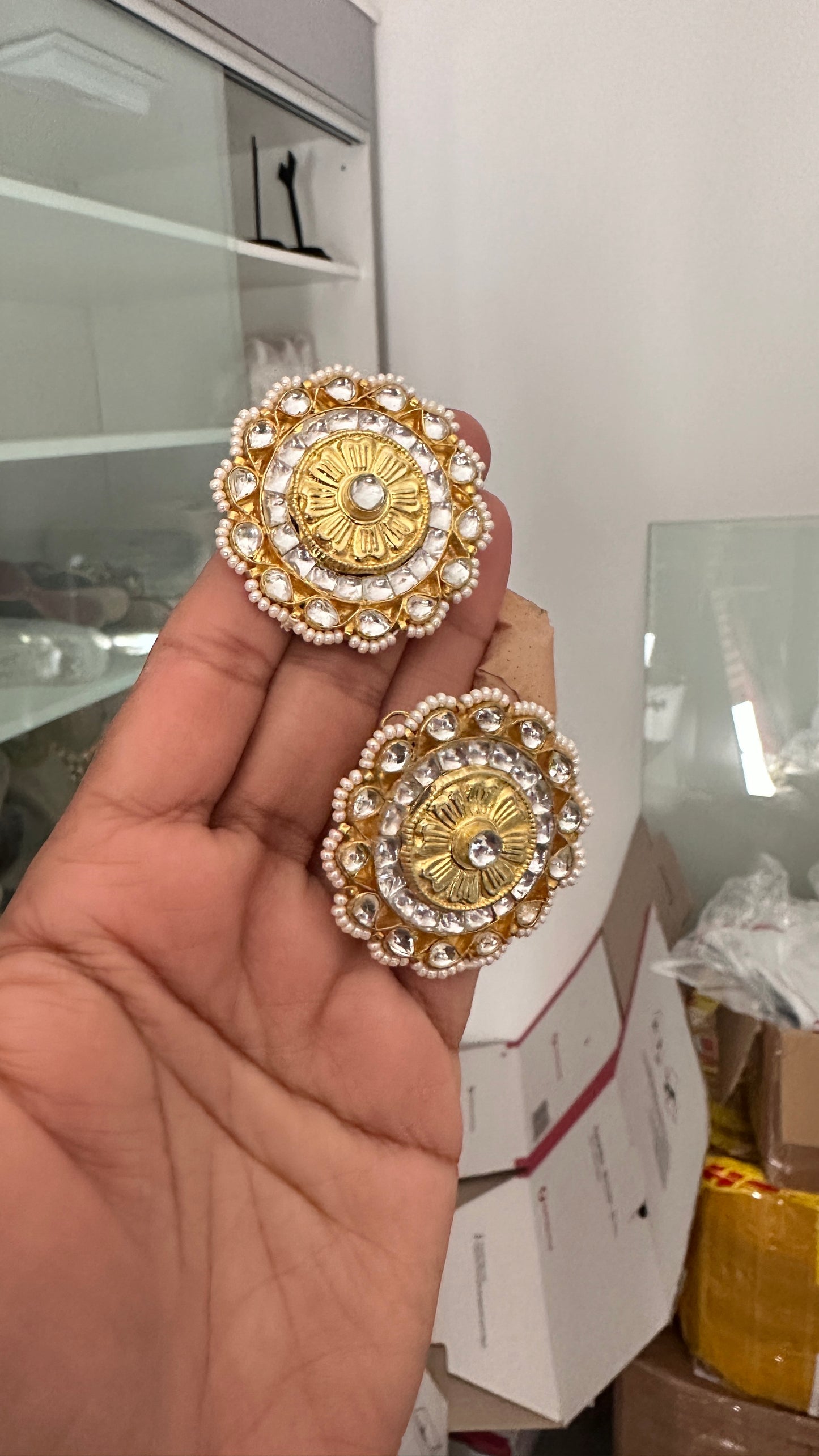 pachi kundan stud