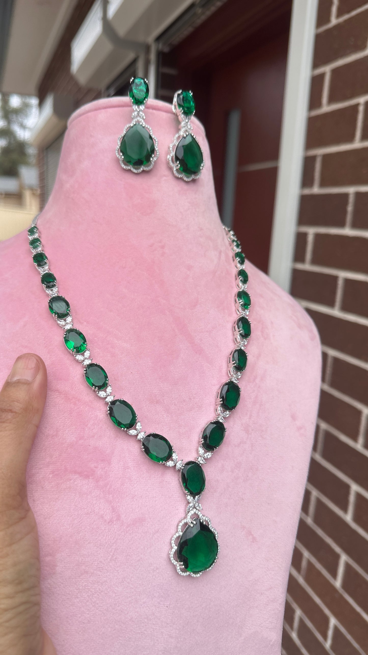 American diamond necklace with doublet stones