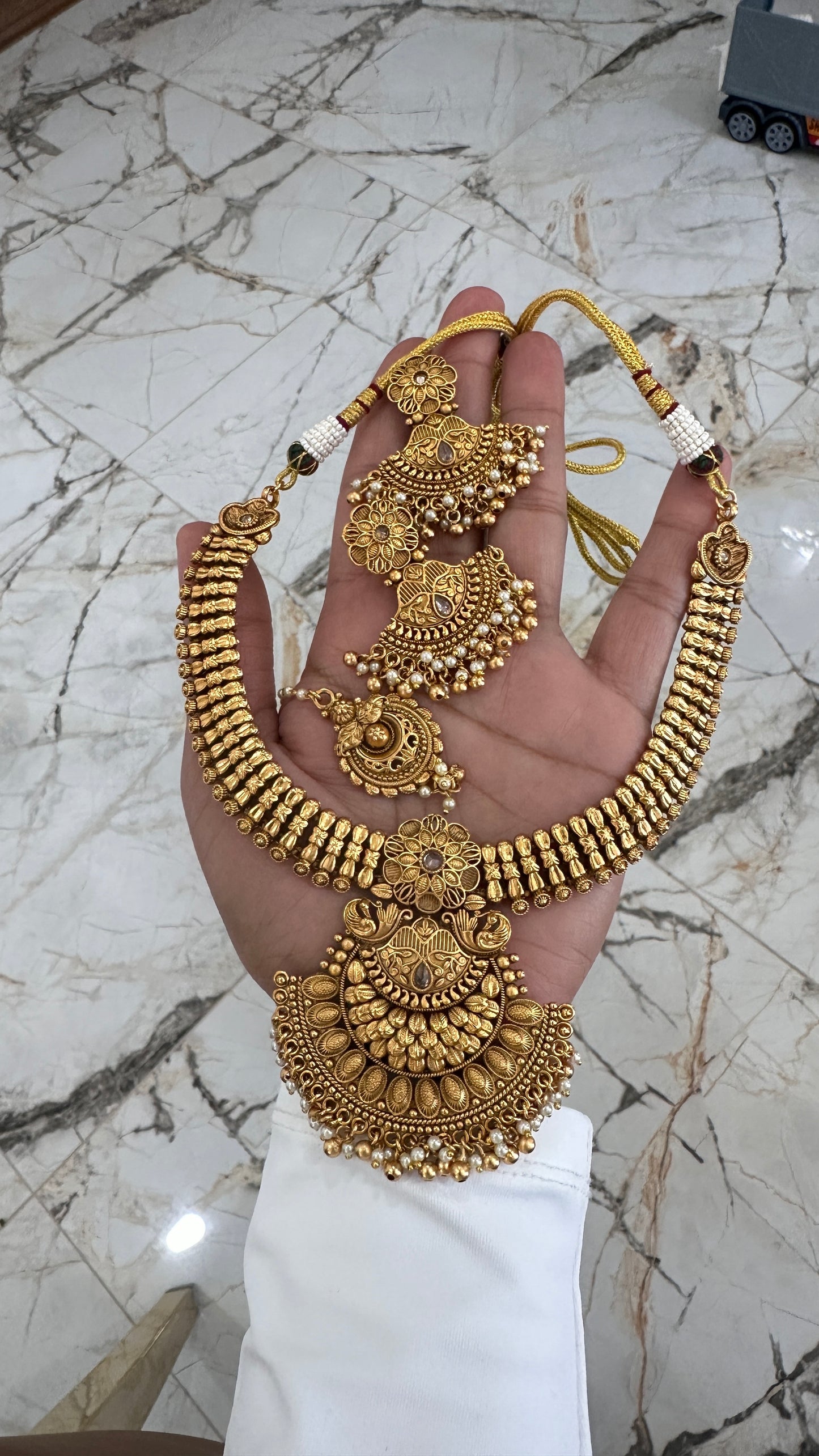 Antique gold look necklace Sandookh collection