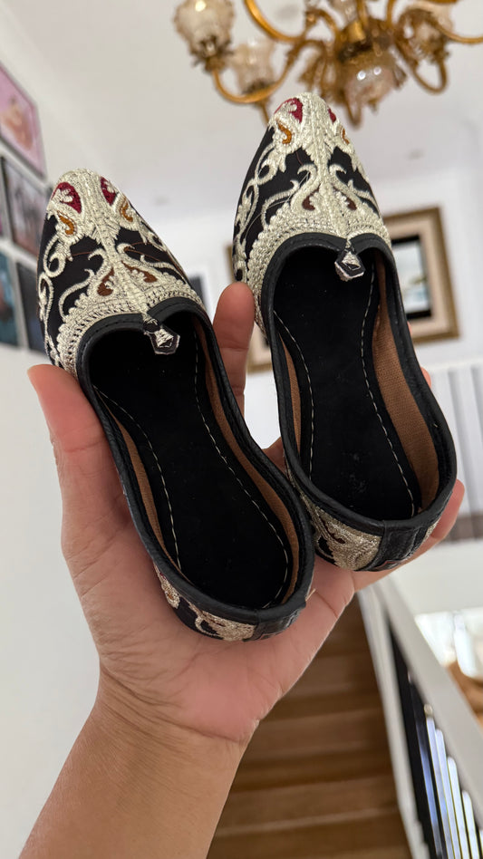 Punjabi Boys Traditional Jutti – Handcrafted Ethnic Footwear Kids Jutti