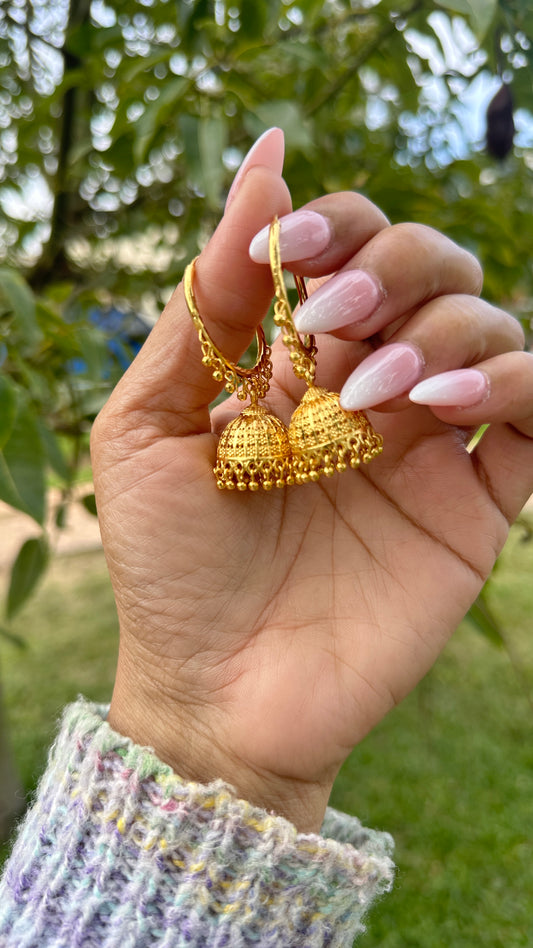 Gold look jhumka wali earrings