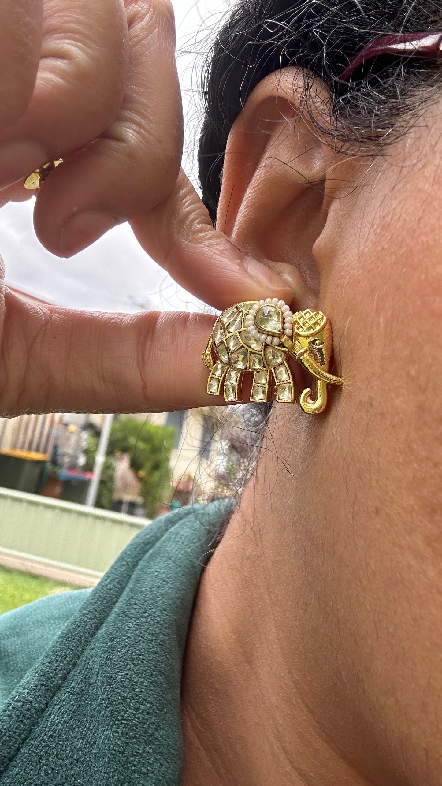 Pachi kundan elephant studs golden