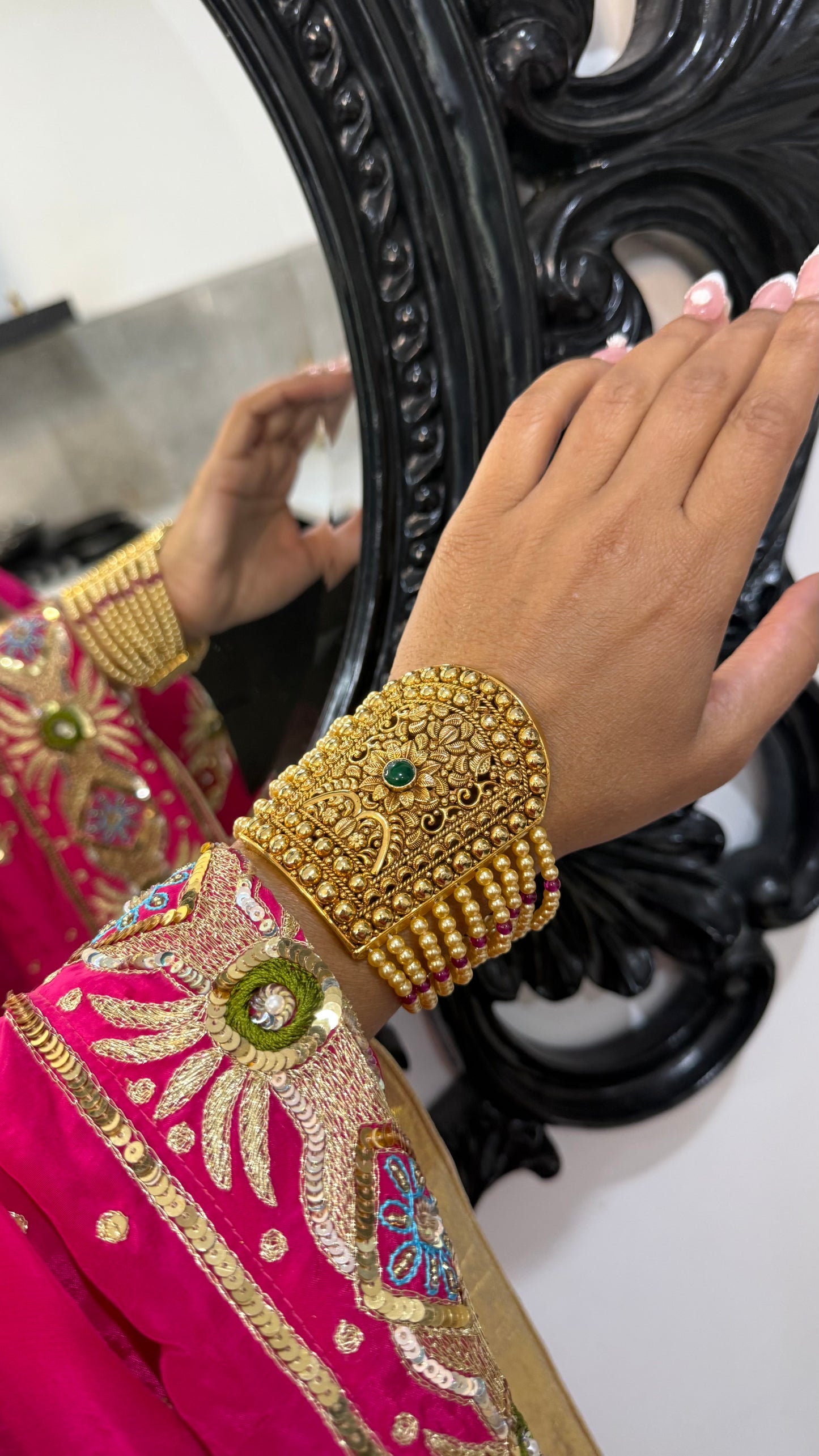 Gold-plated bahi bracelet Sandookh Collection