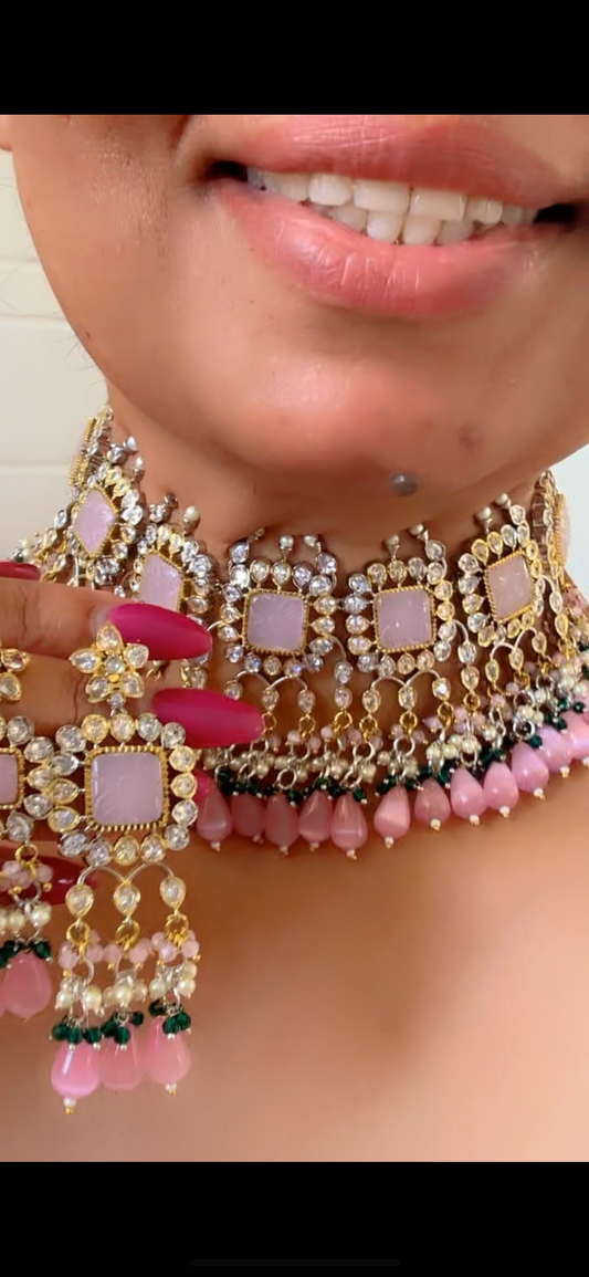 Necklace choker set with tikka and earrings pink