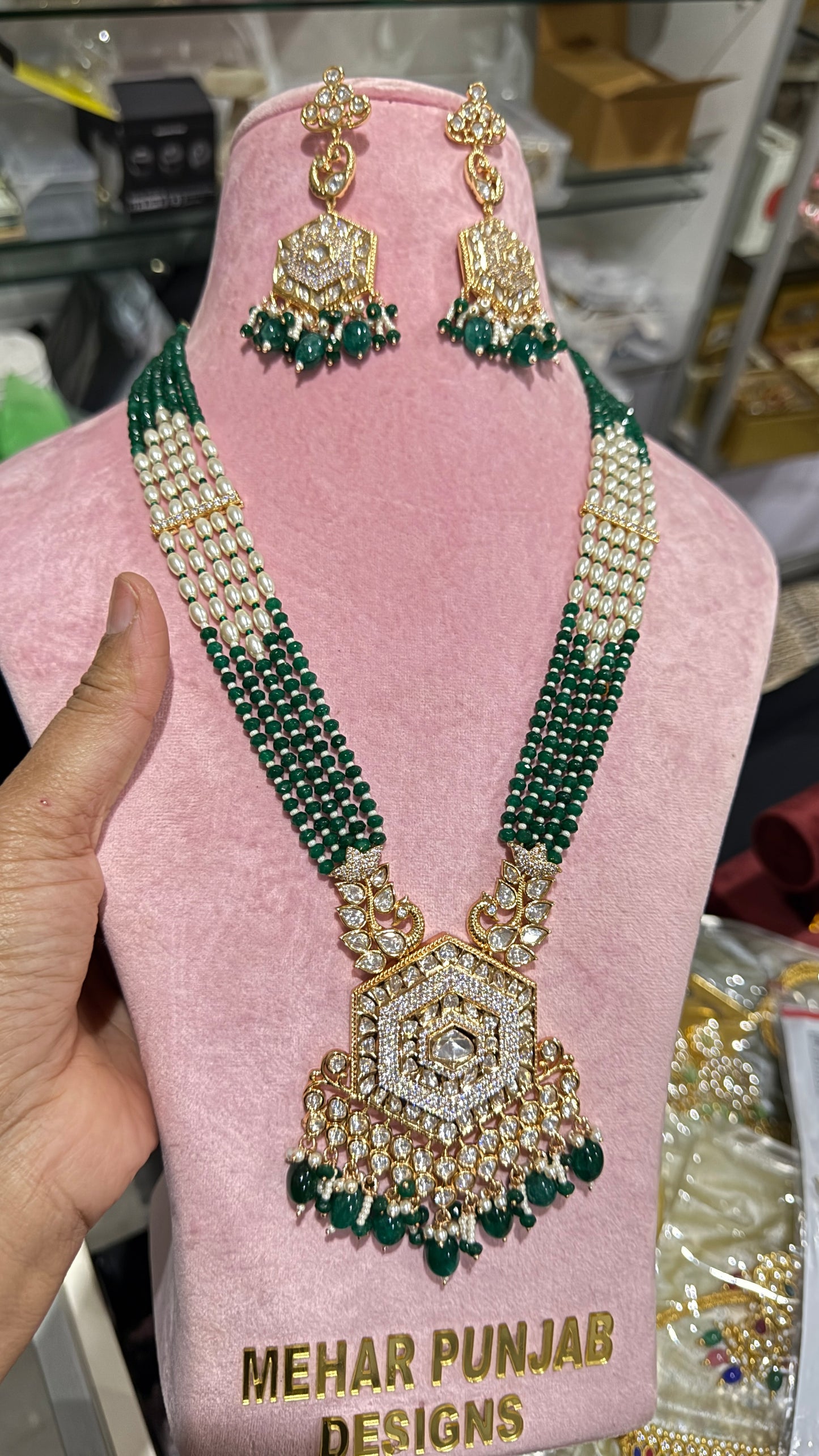 gold plated raani haar uncut kundan color green