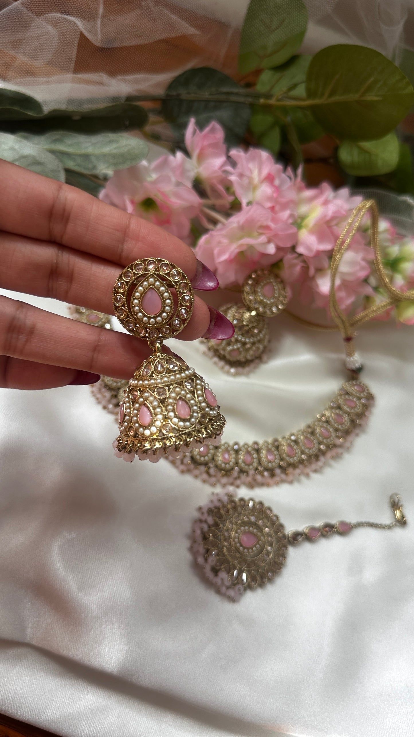 polki necklace with jhumka and tikka pink