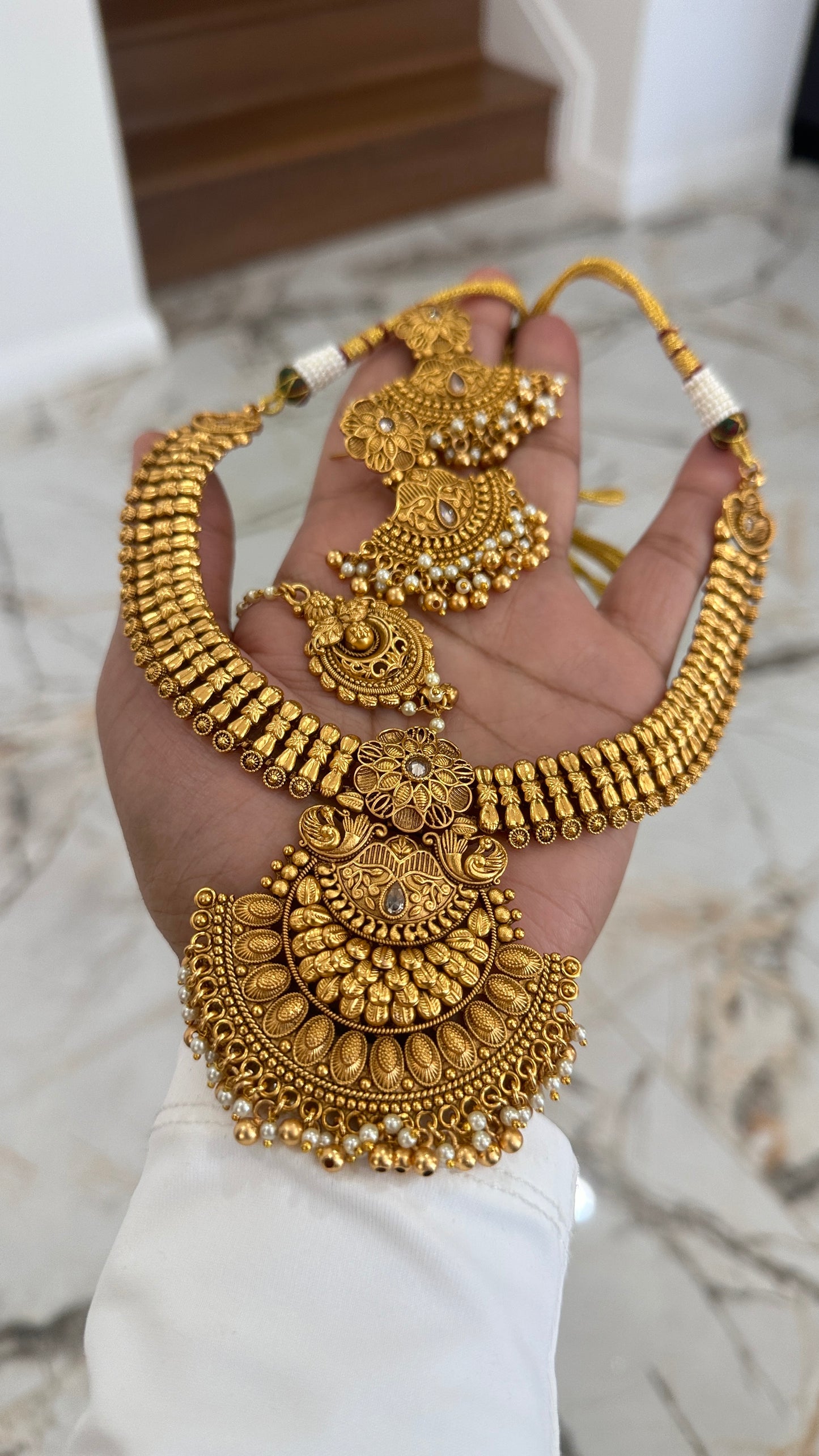 Antique gold look necklace Sandookh collection