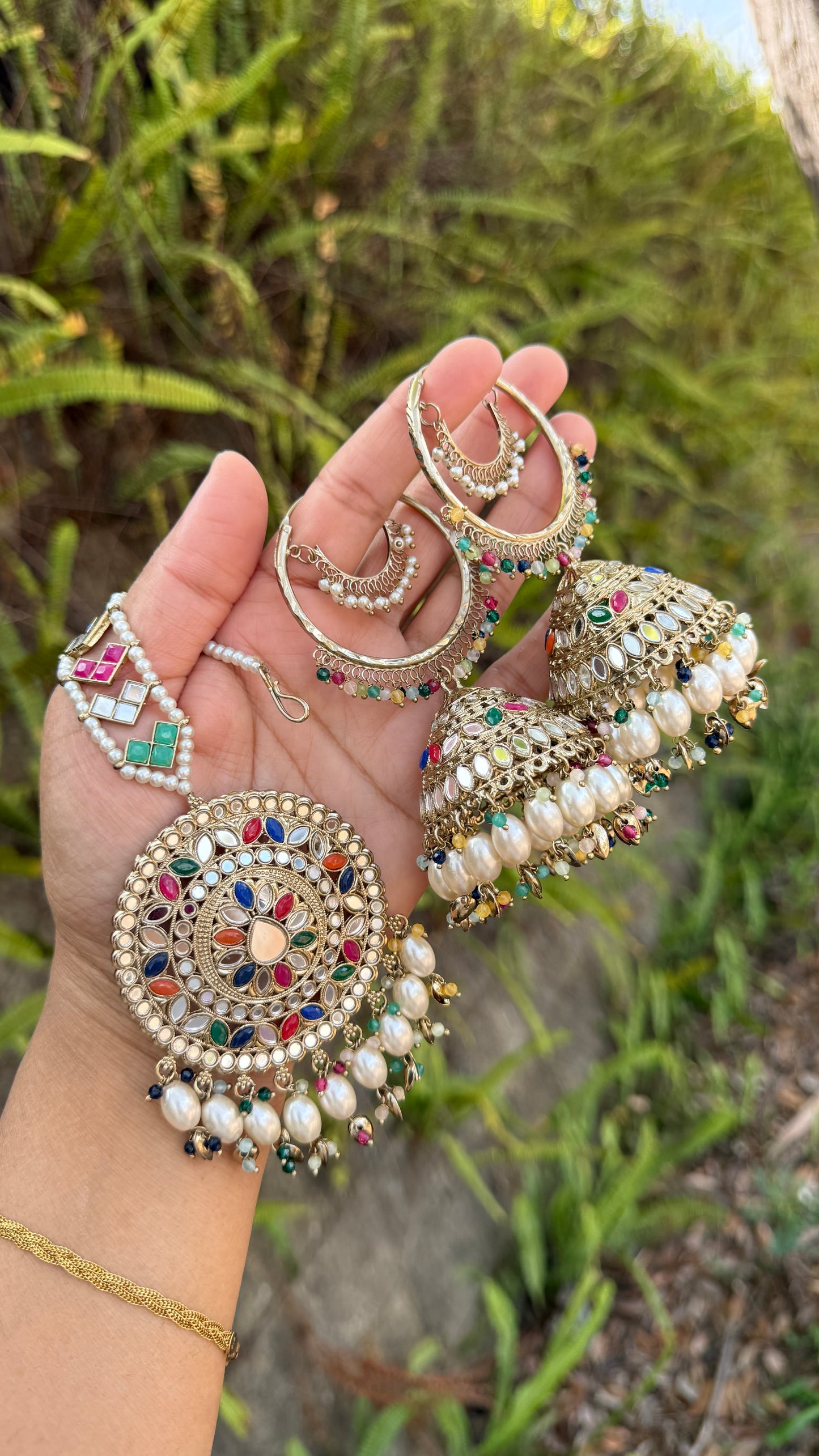 Mirror oversize earrings with tikka Multi