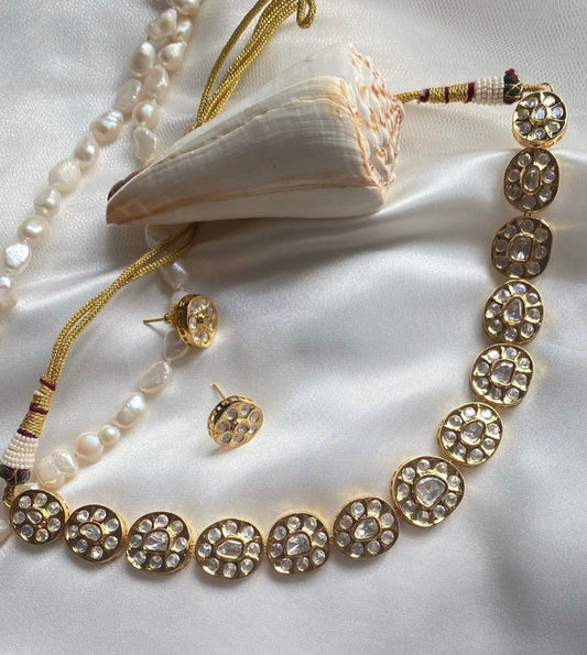 Single line uncut kundan necklace with studs