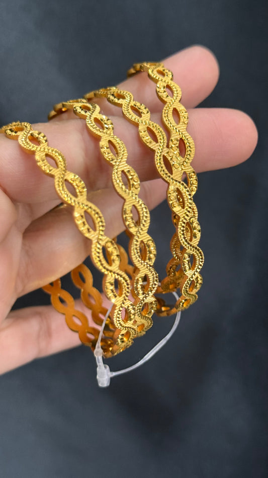 Gold look bangle