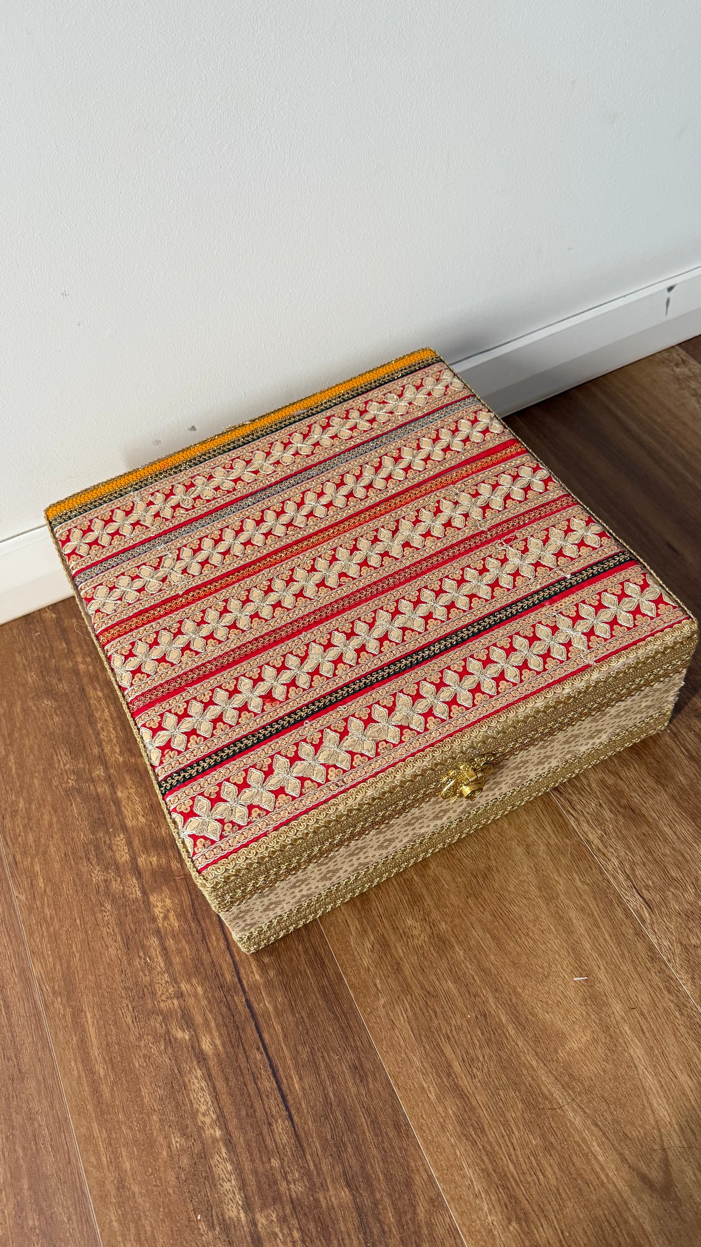 Rakhi hamper box empty