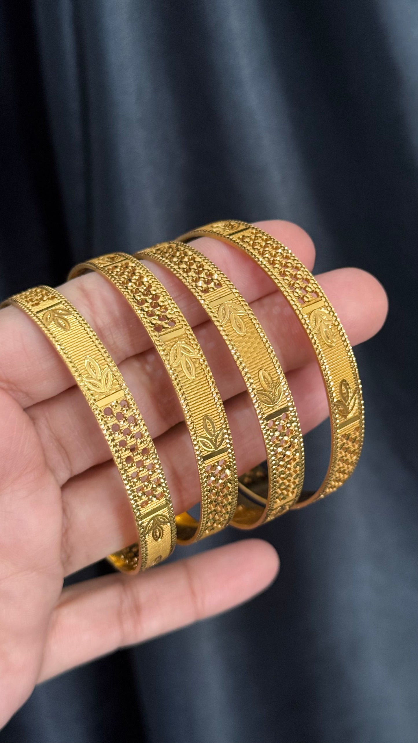 Gold look bangle
