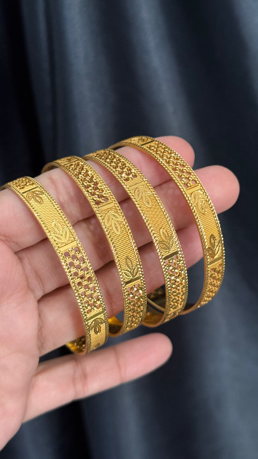 Gold look bangle