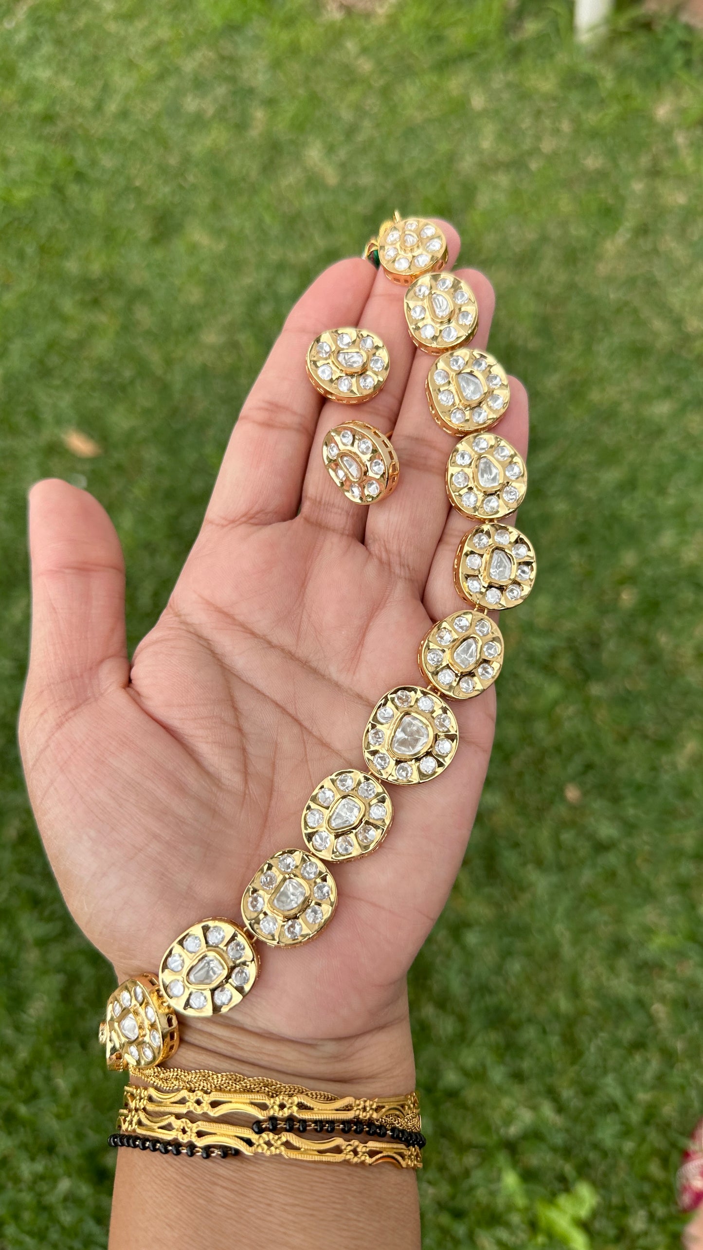 Single line uncut kundan necklace with studs