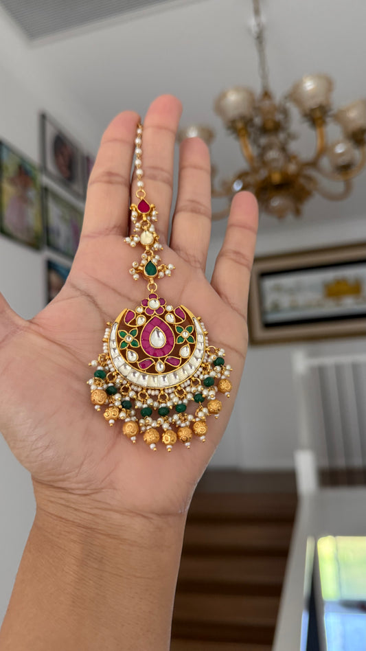 Pachi kundan tikka