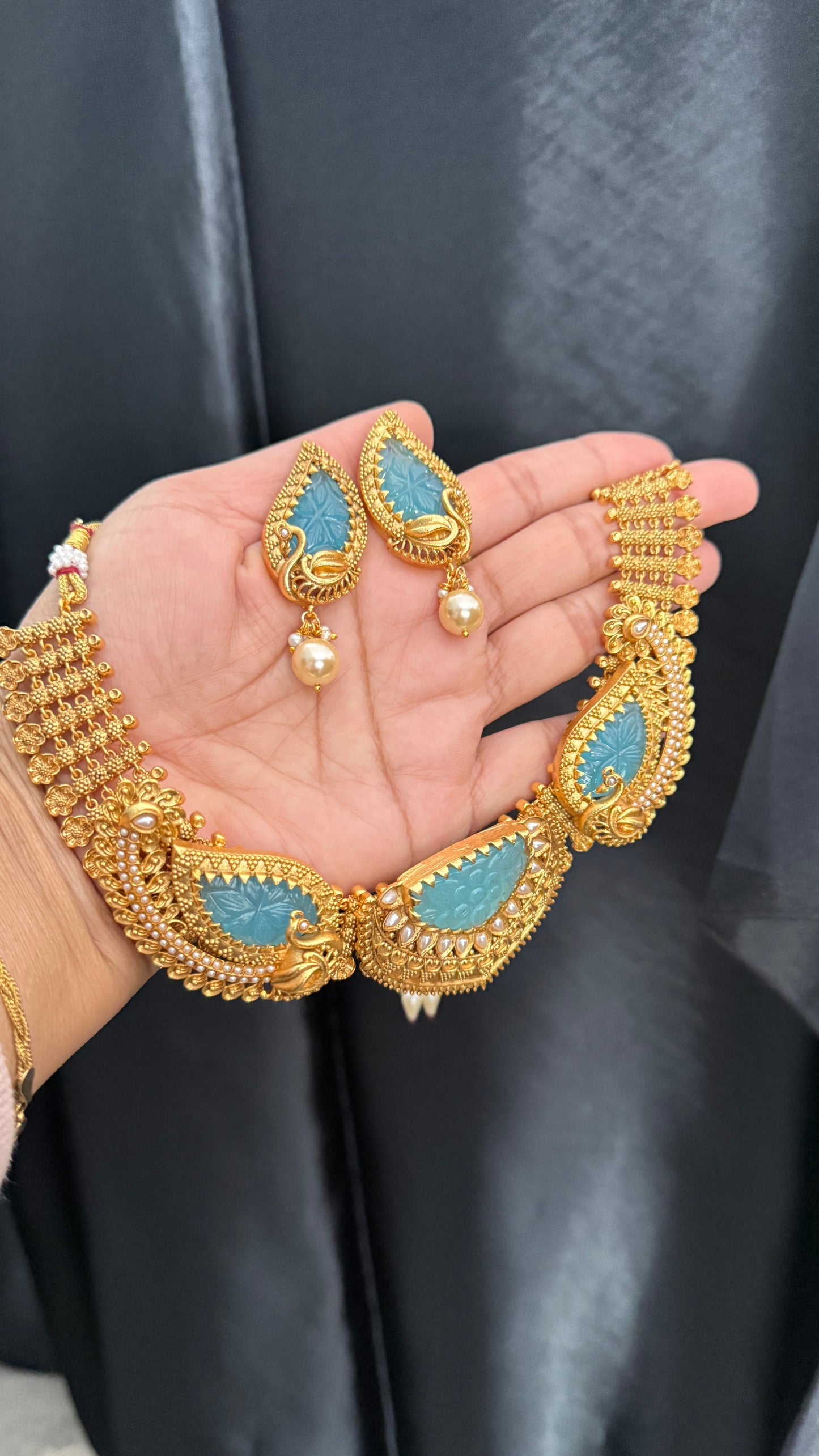 Antique gold-look necklace set with intricate traditional design, perfect for weddings and cultural events. Elegant jewellery. Best jewellery in Australia. Imitation Indian jewellery