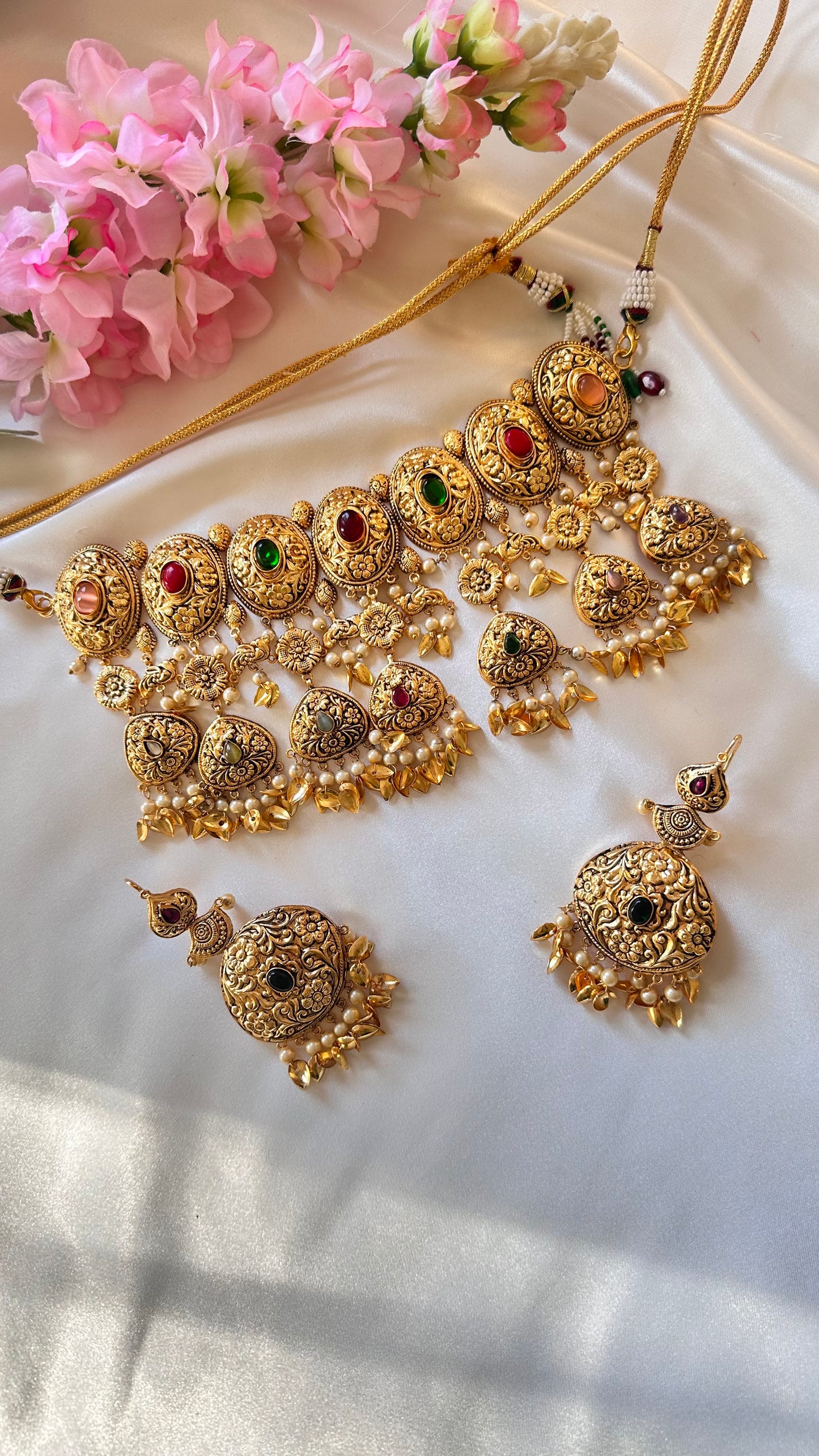 Gold plated choker set sandookh perfect for bride