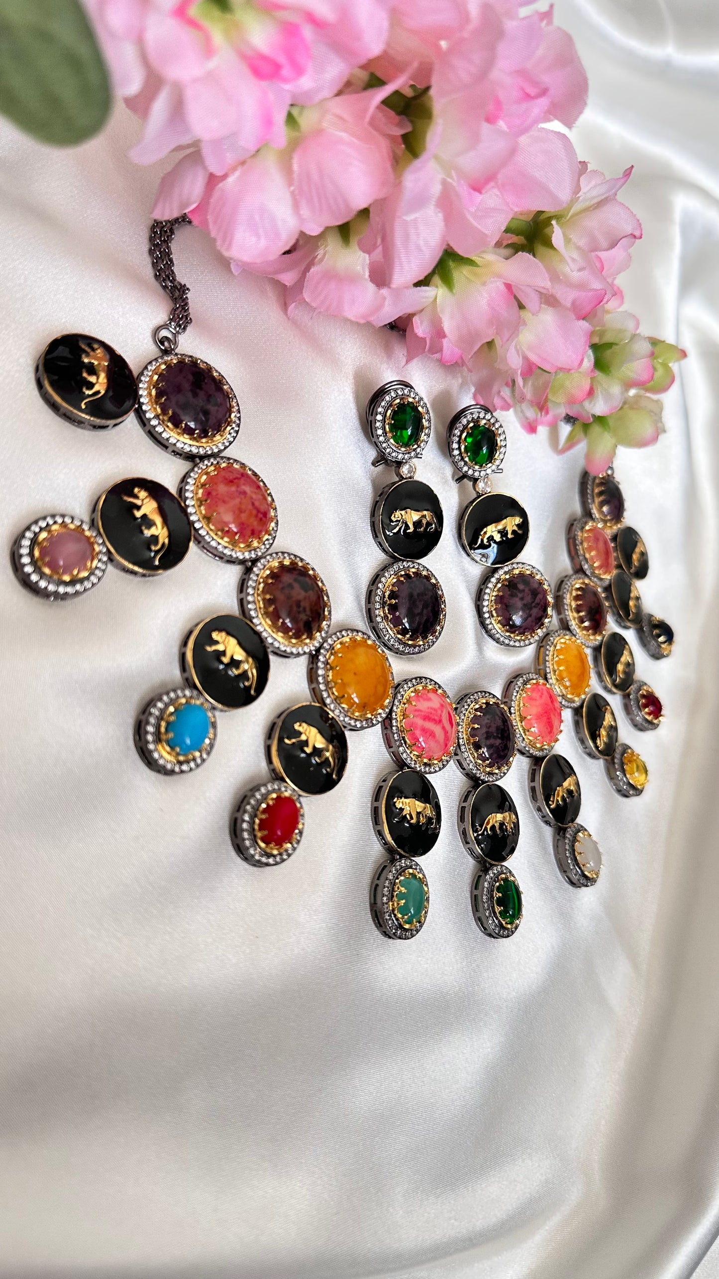 Khushboo necklace with earrings