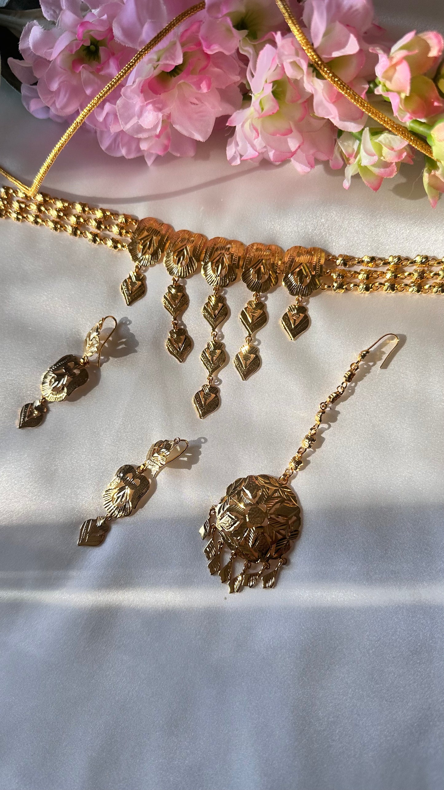 Gold plated choker necklace set deals