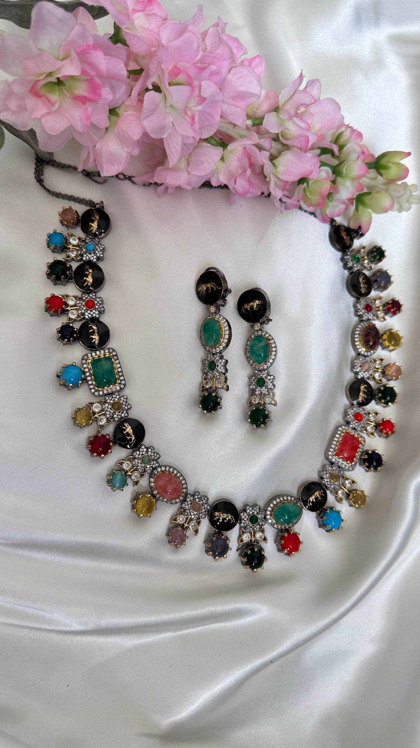 Jennah necklace set with earrings